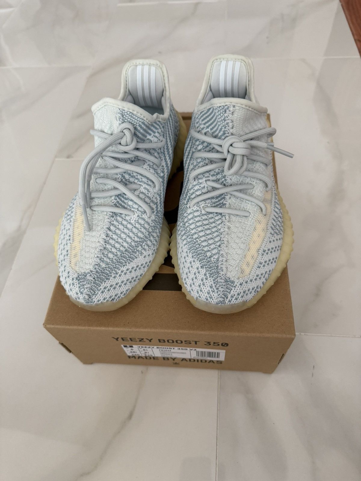 Yeezy Yeezy Boost 350 V2 Cloud White Size US 6 / EU 39 - 1 Thumbnail