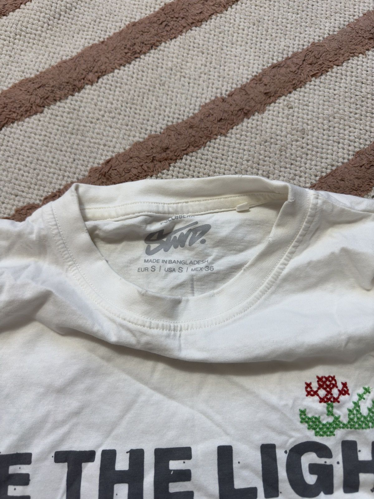 Vintage “BE THE LIGTH AND CHANGE THE WORLD” HUMOR BOXY FIT TEE Size US S / EU 44-46 / 1 - 5 Thumbnail