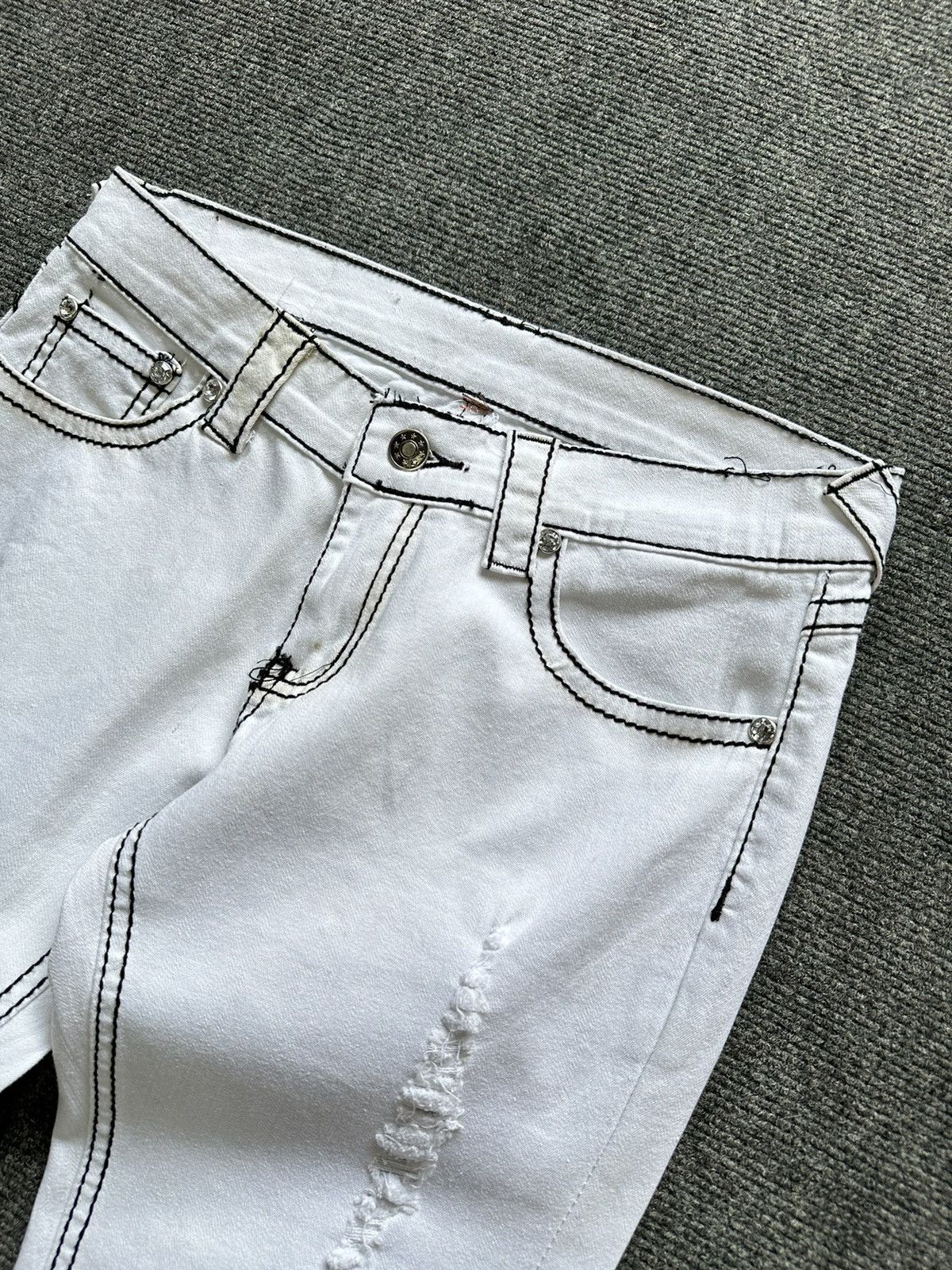 True Religion TRUE RELIGION Disco Julie Big T Distressed Denim Pants Size 34" / US 12 / IT 48 - 10 Thumbnail