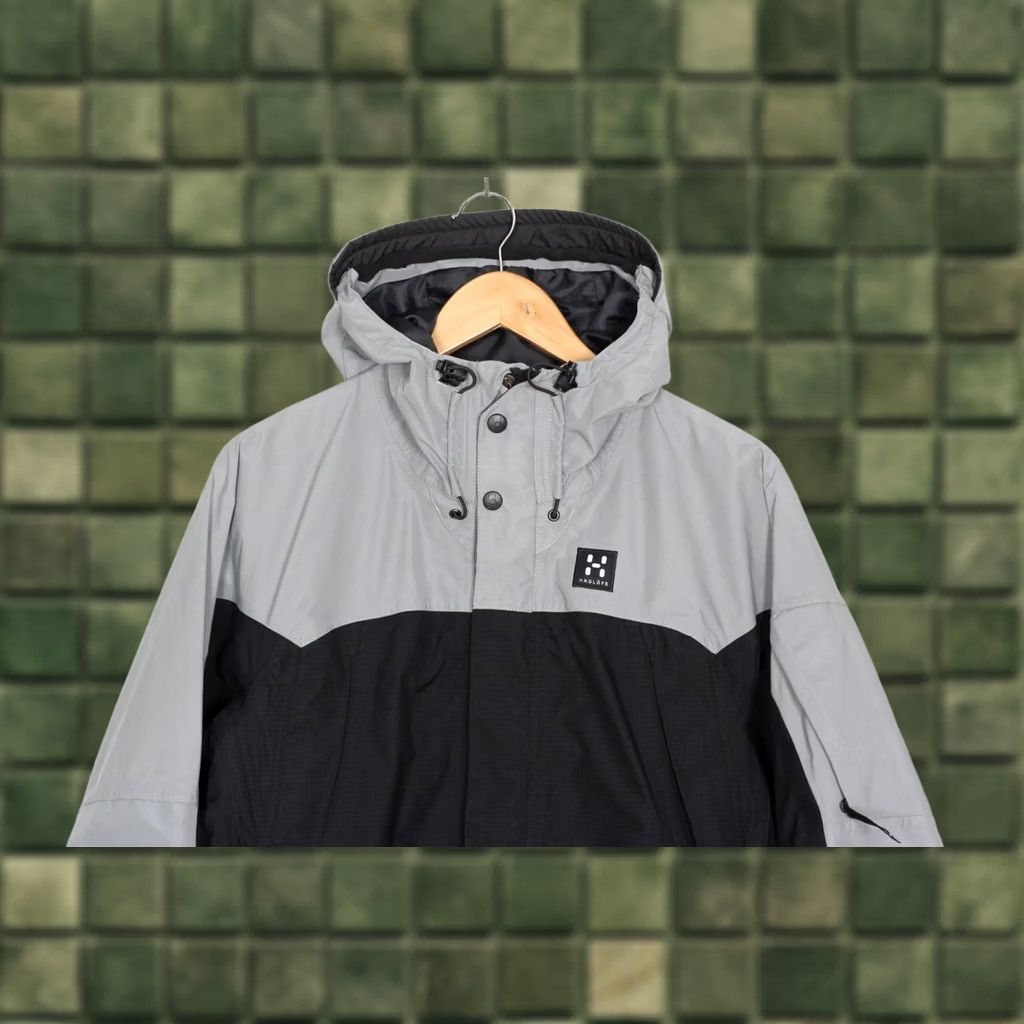 Vintage HAGLÖFS GORE-TEX XCR Hooded Waterproof Jacket Men S MJ5905 Shirt Womens? Size US S / EU 44-46 / 1 - 1 Thumbnail