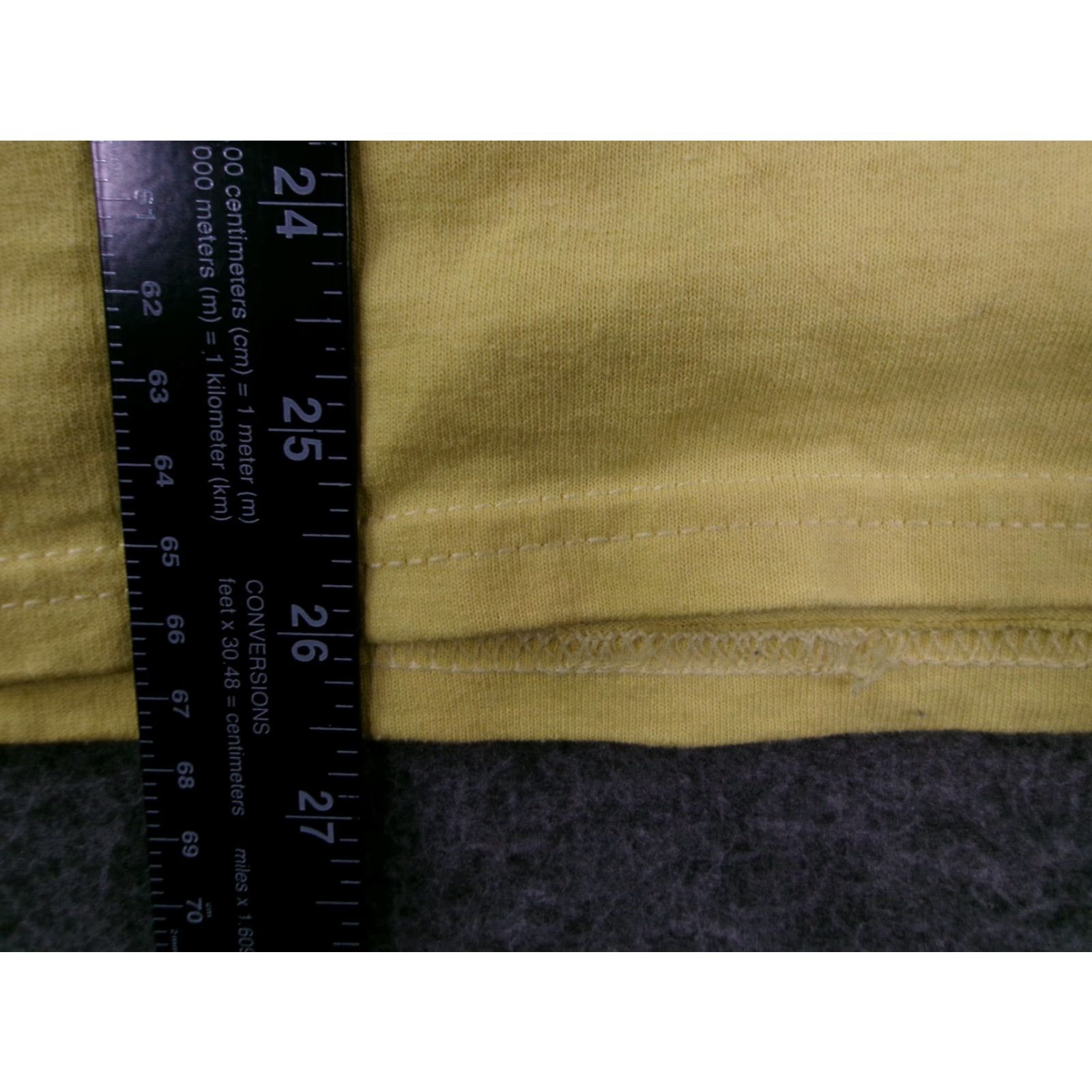 Hanes VINTAGE William Smith College Hanes Women T-Shirt Yellow Medium Crew Neck Short Sleeve Logo 90s College Basic Everyday Wear Mens/Womens? Size M / US 6-8 / IT 42-44 - 5 Thumbnail