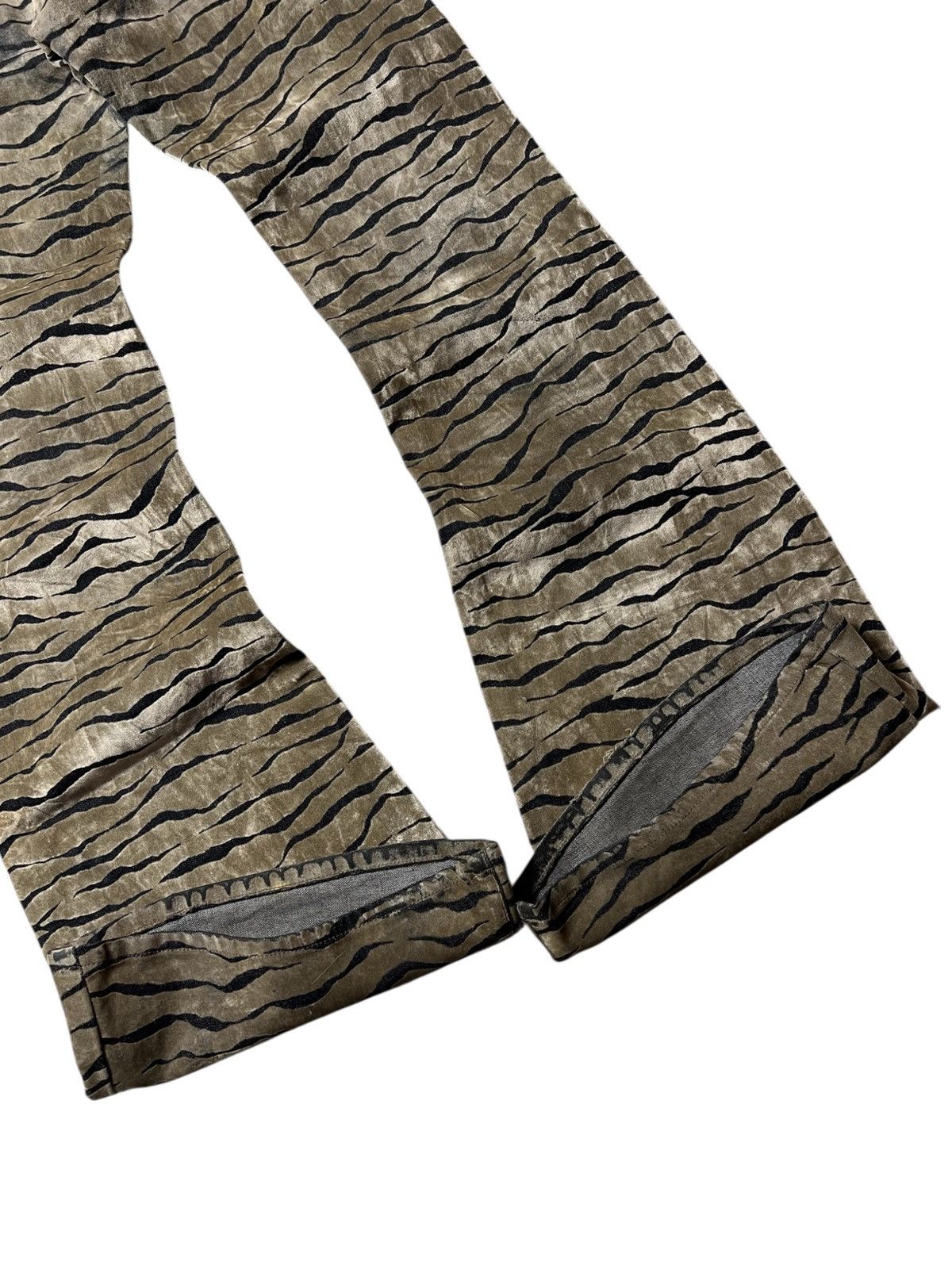 Japanese Brand Crazy Vintage Bison Zebra Claws Flared Pants Size US 28 / EU 44 - 9 Thumbnail