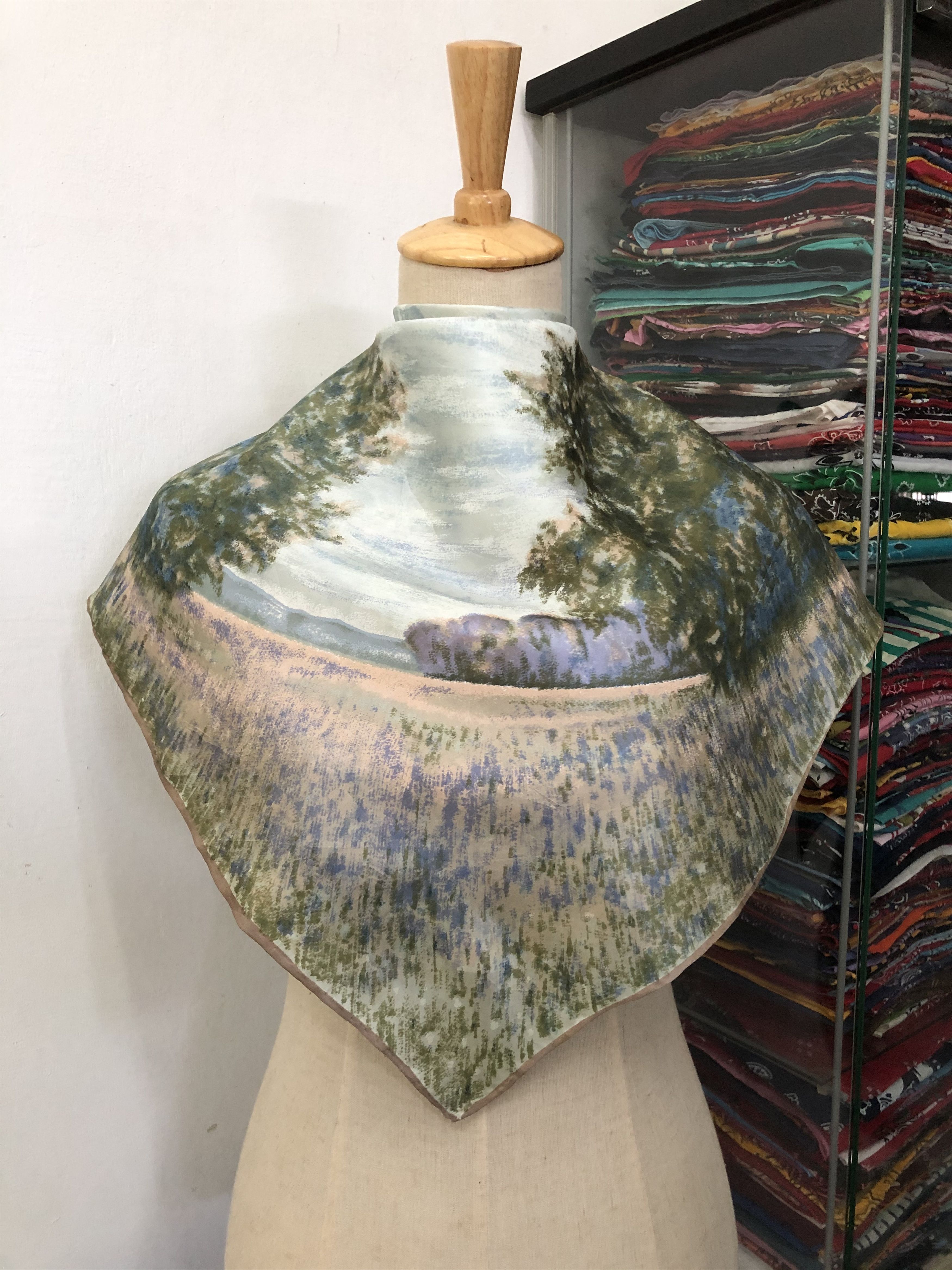 Vintage Vintage Silk Scarf Size ONE SIZE - 1 Thumbnail