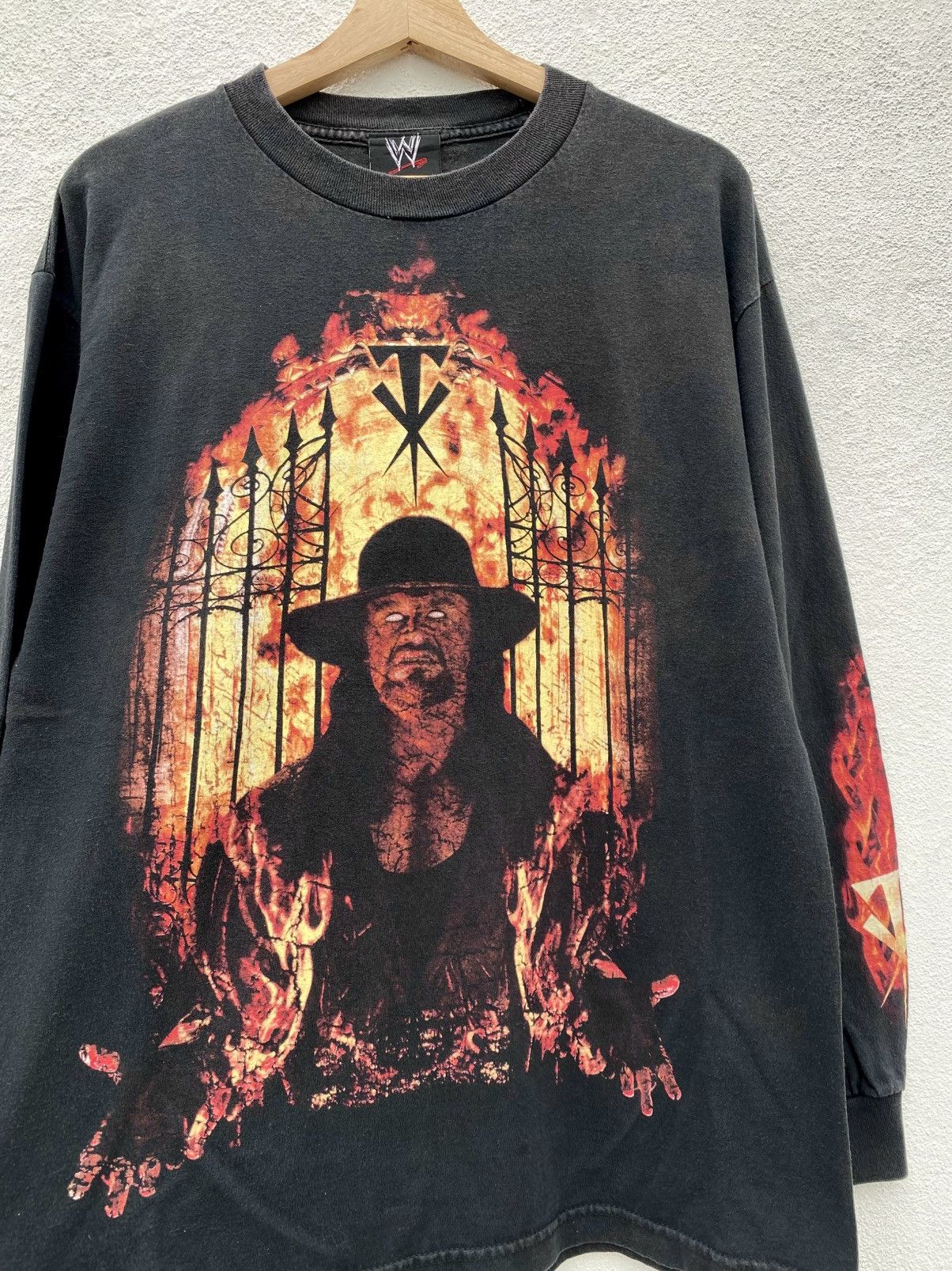 WWE Vintage Rare The Undertaker Hell’s Gate Flame Long Sleeve Size US L / EU 52-54 / 3 - 3 Thumbnail