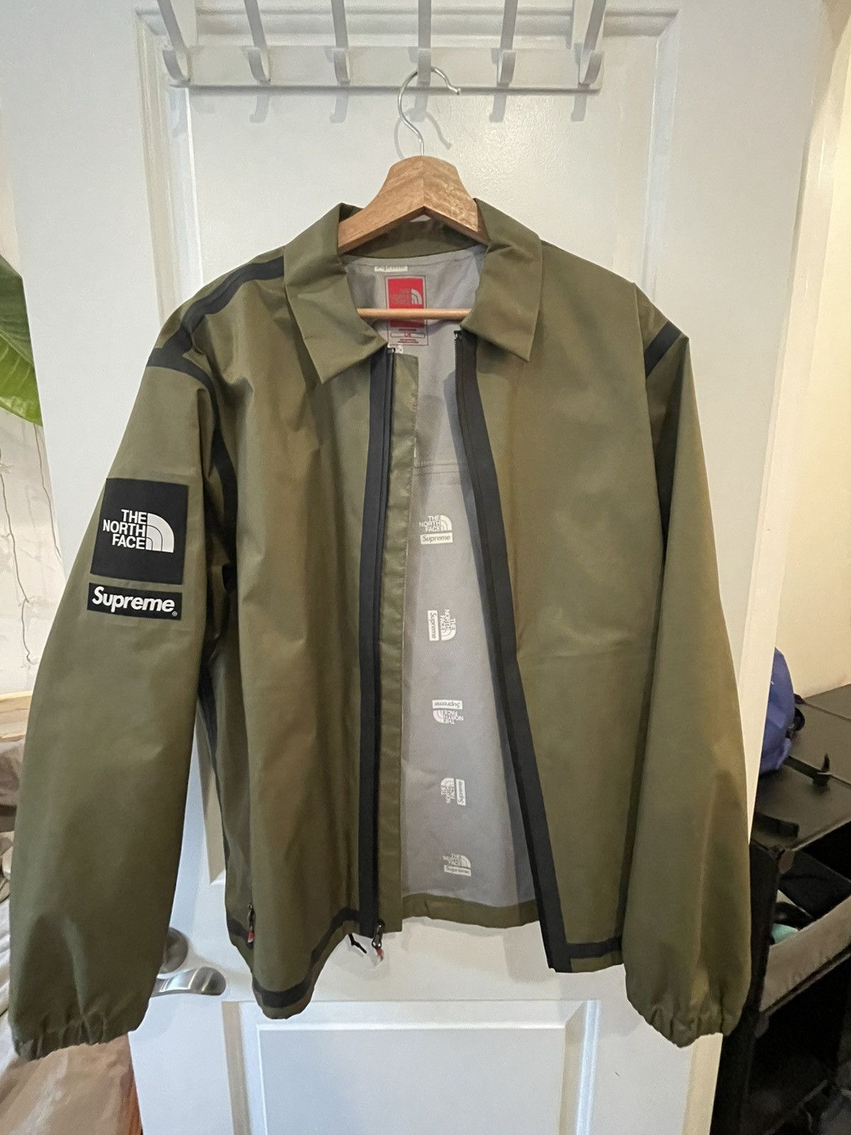 Supreme SUPREME x THE NORTH FACE TAPED SEAM GORE-TEX COACHES ...