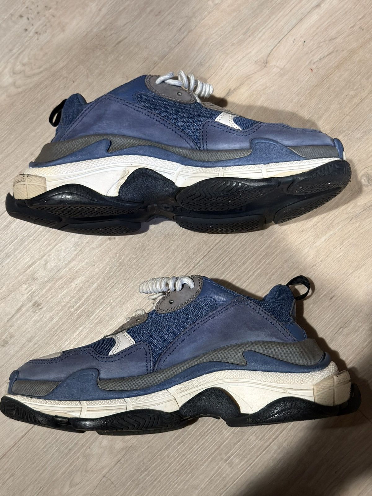 Balenciaga Balenciaga Triple S OG Navy Blue Size US 8 / EU 41 - 2 Thumbnail