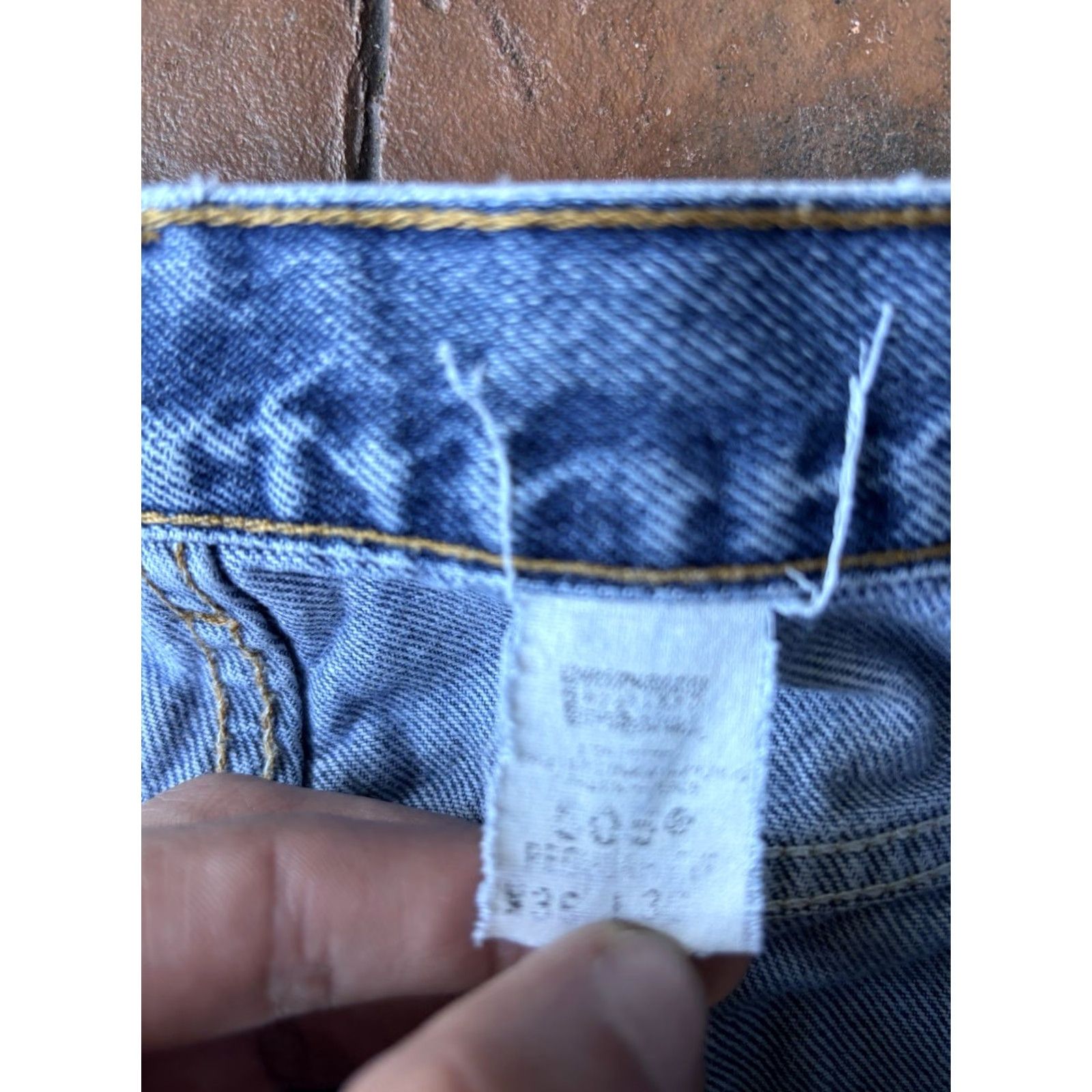 Levi's VINTAGE Levi’s 505 Jeans Men's 36x30 Light Wash Distressed Size US 36 / EU 52 - 2 Thumbnail