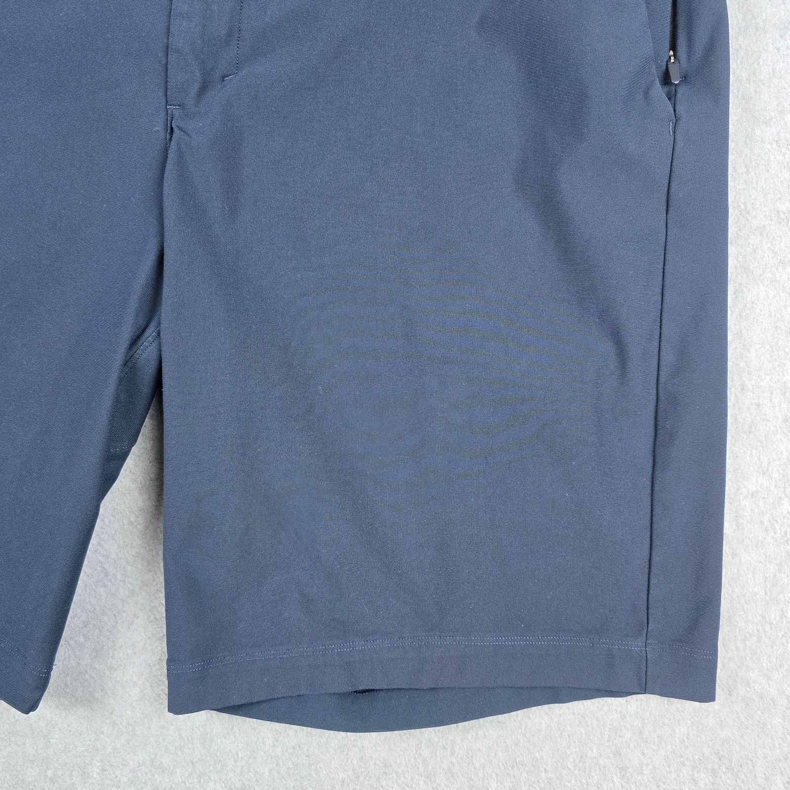 Lululemon Lululemon 36 Navy Commission Short Relaxed Warpstreme M7A83S Size US 36 / EU 52 - 9 Thumbnail