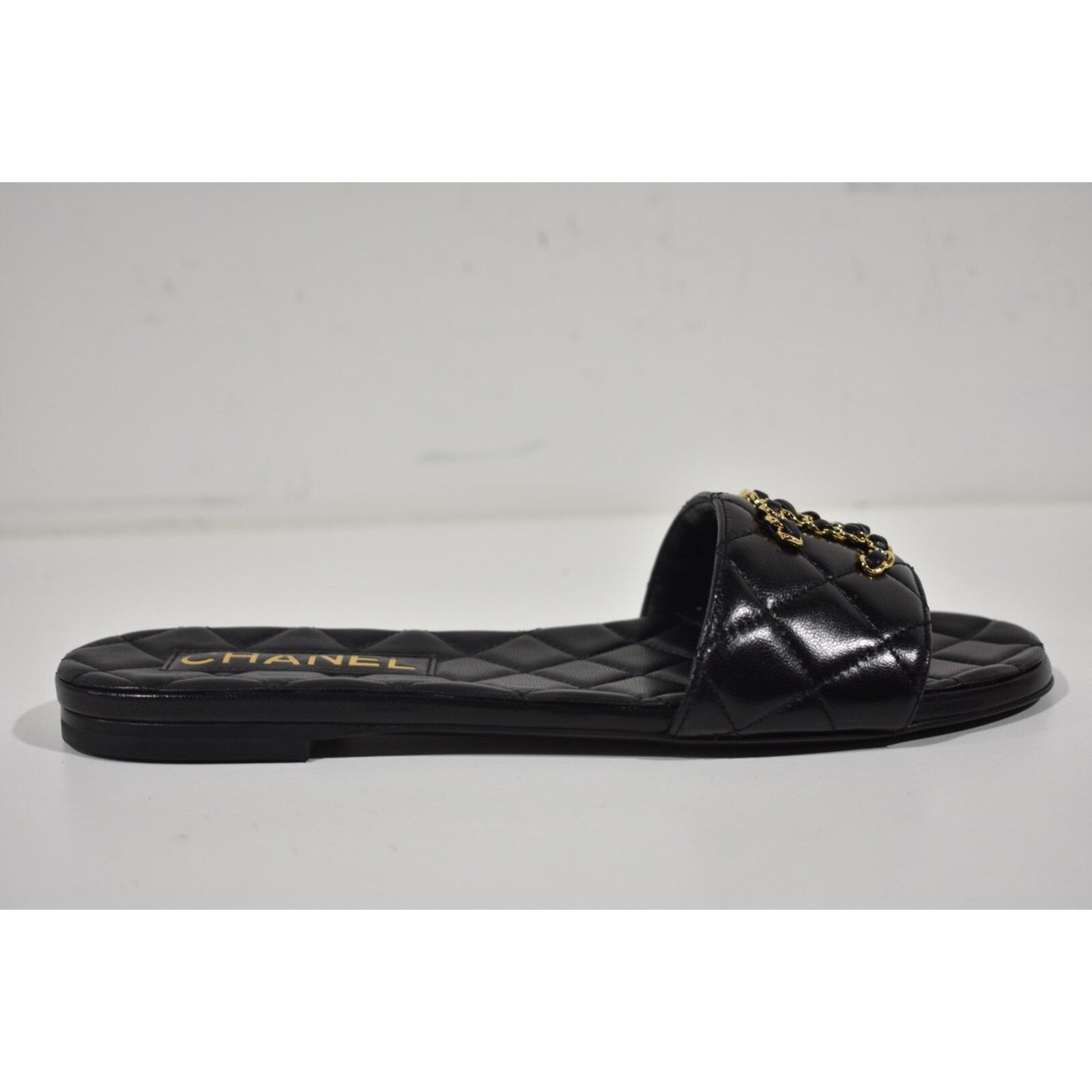Chanel Chanel 23P Black Chain Gold CC Logo Quilted Mules Slide Size US 7 / IT 37 - 2 Thumbnail
