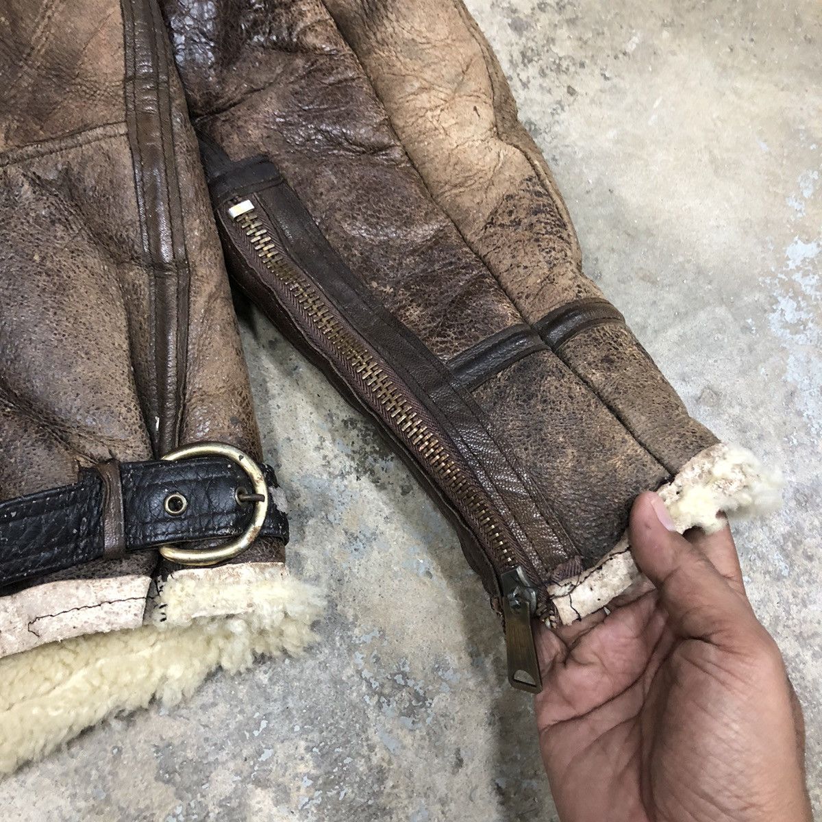 Avirex VTG Avirex THRASHED US Army Air Force Sheepskin B3 Jacket 🇺🇸 Size US M / EU 48-50 / 2 - 12 Thumbnail