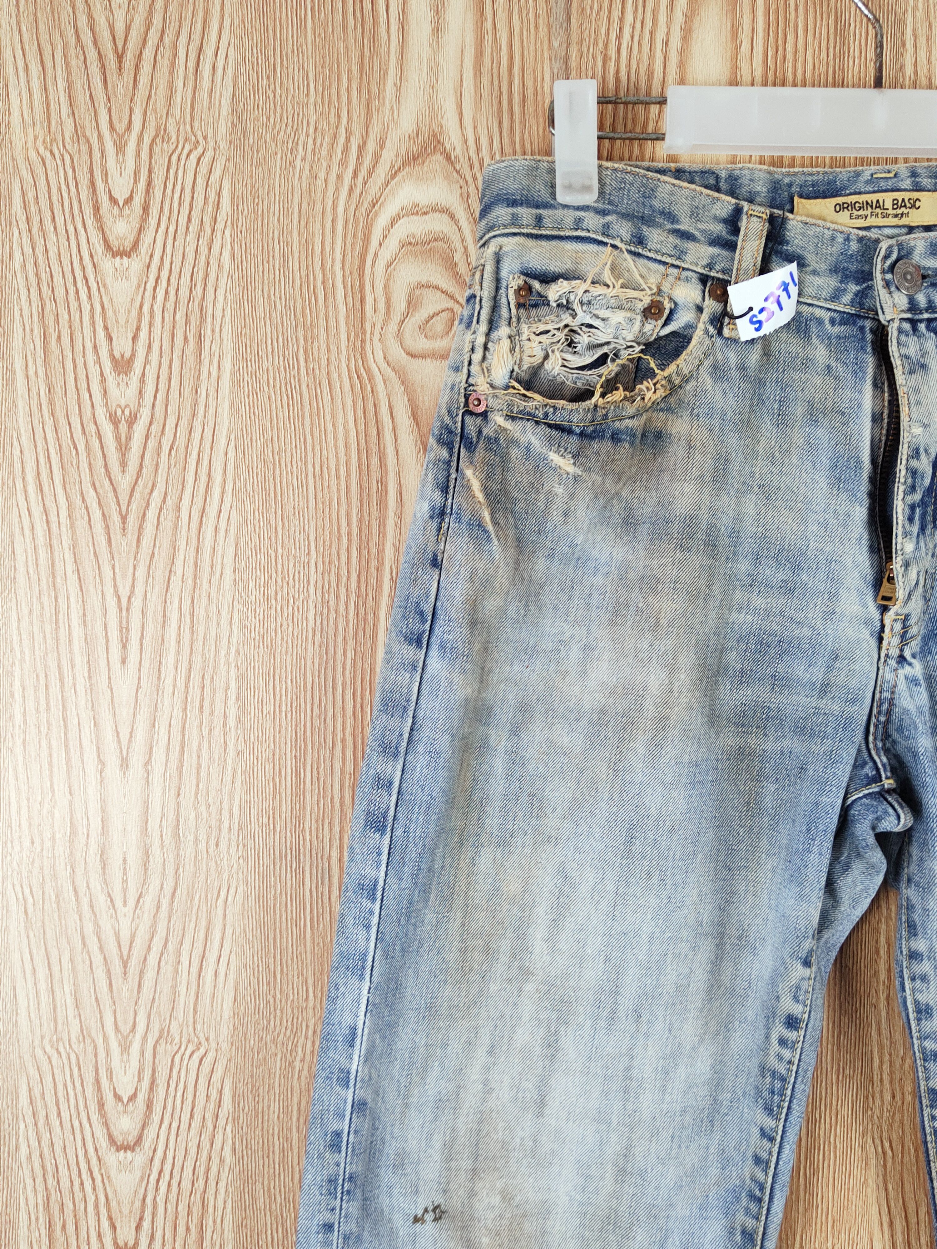 Japanese Brand Uniqlo Blue Faded Distressed Ripped Jeans #S2771 Size US 30 / EU 46 - 3 Thumbnail