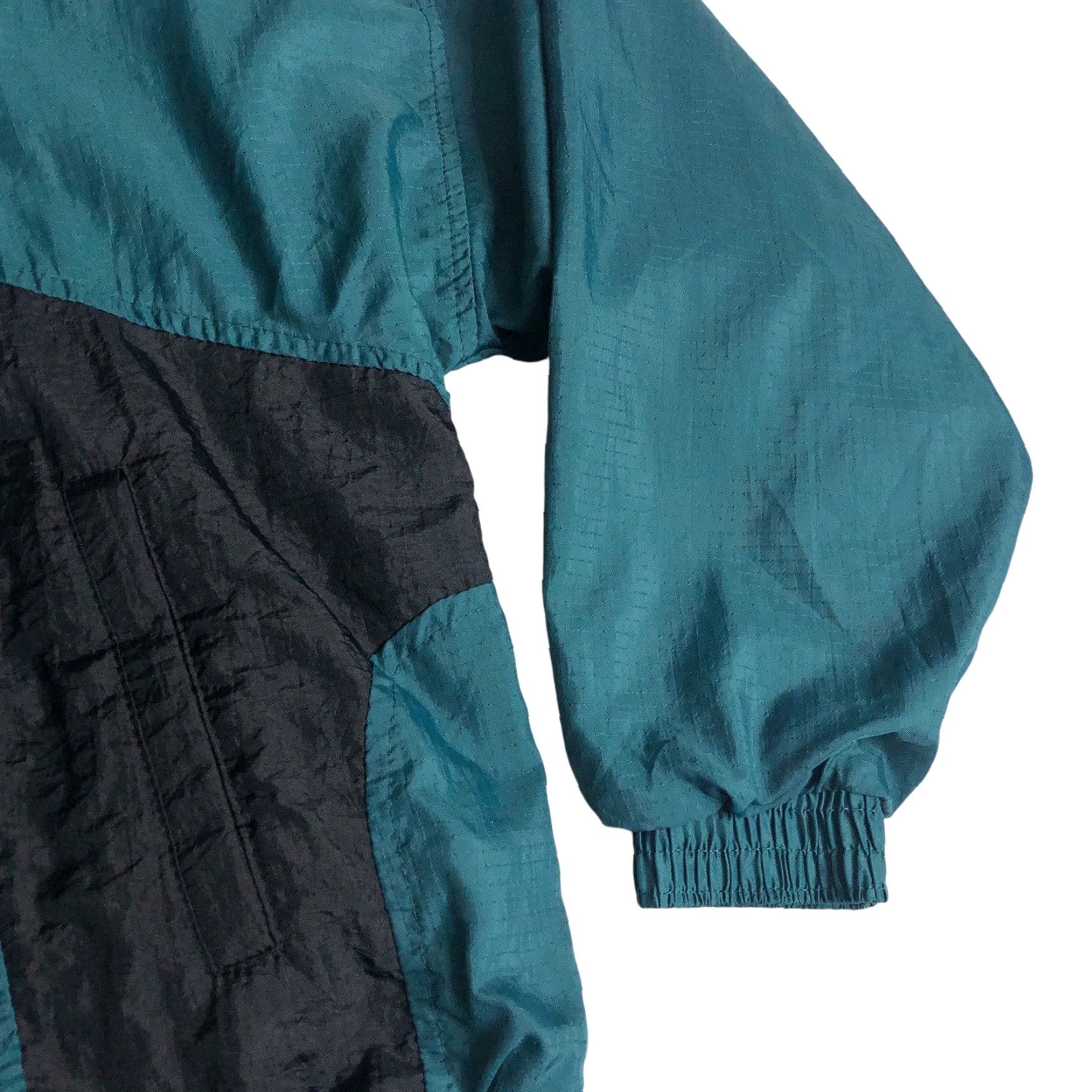 VINTAGE Hilton Windbreaker Jacket Mens Small 80s 90s Multicolor