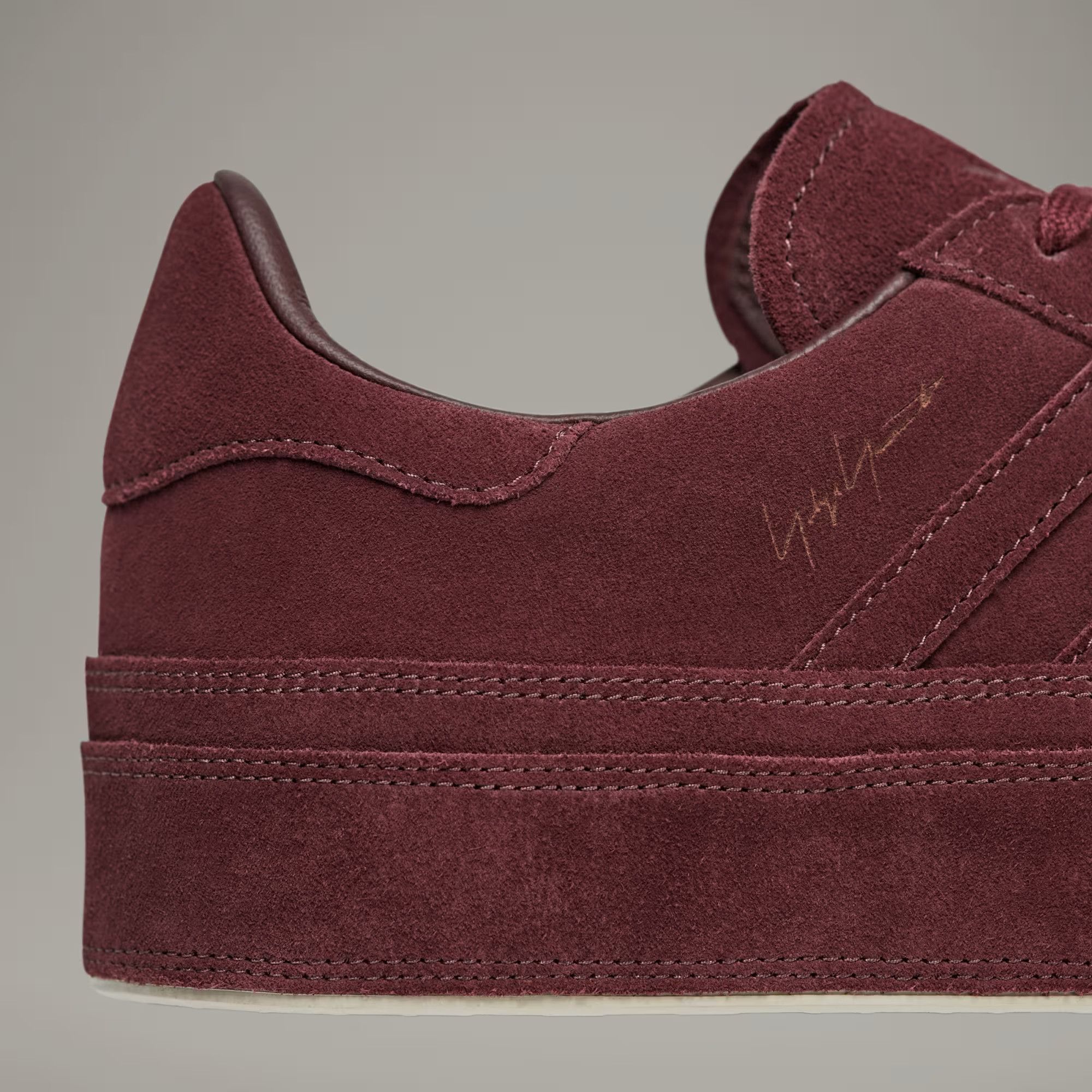 Adidas o1mle0725 Low-Top Sneakers in Burgundy Size US 8 / EU 41 - 7 Thumbnail