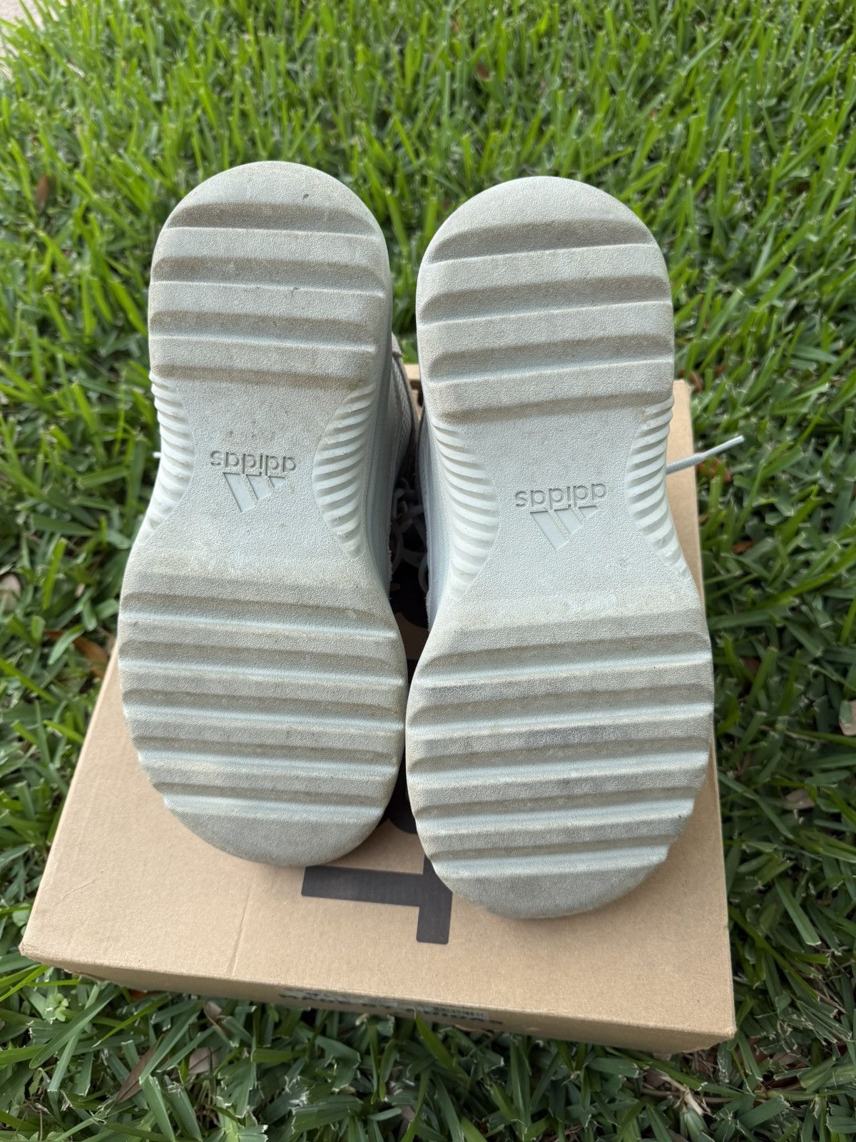 Yeezy Adidas yeezy desert boost Size US 9.5 / EU 42-43 - 3 Thumbnail