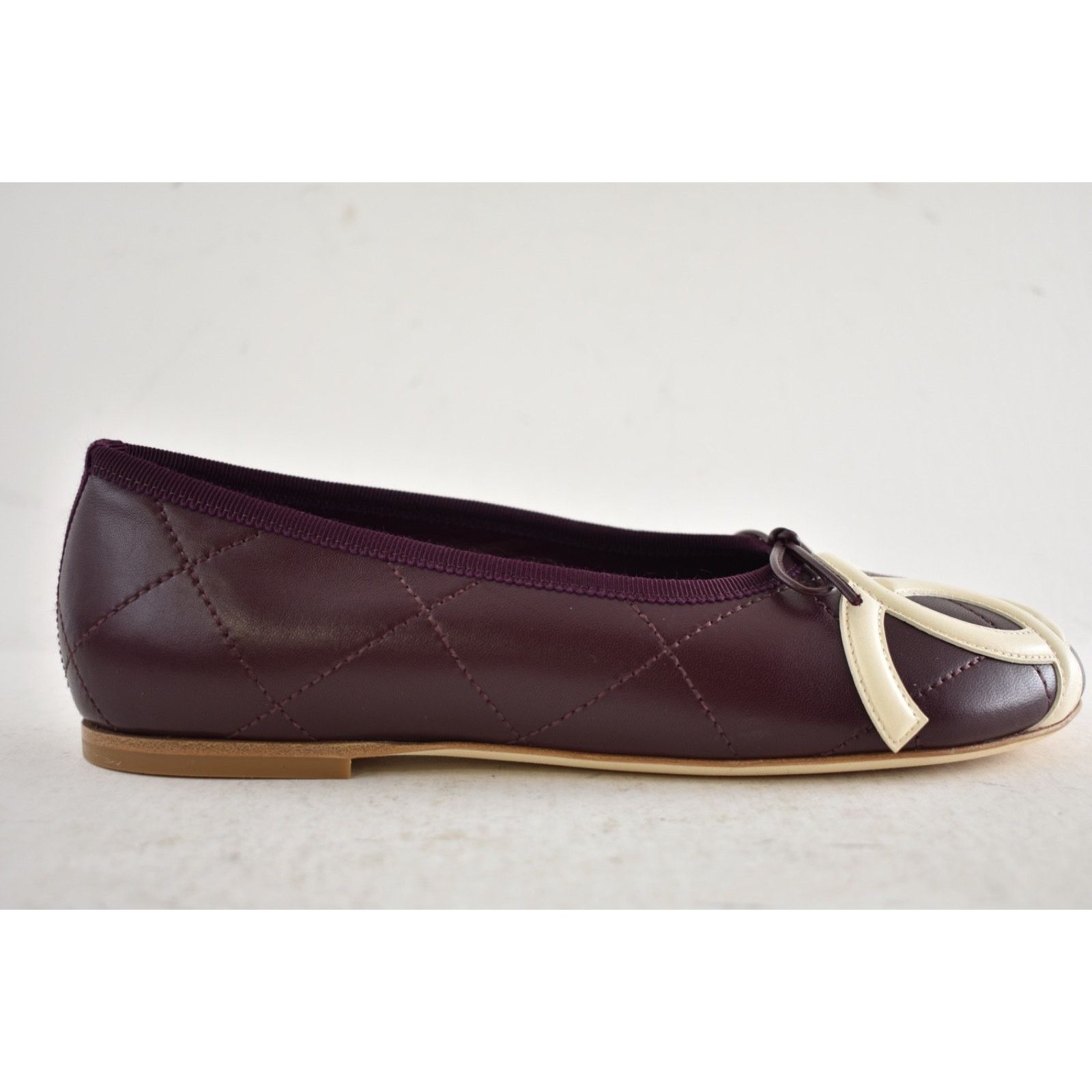Chanel Beach Cambon Burgundy Red Ivory CC Ballet Flat 37.5 Size US 7.5 / IT 37.5 - 3 Thumbnail
