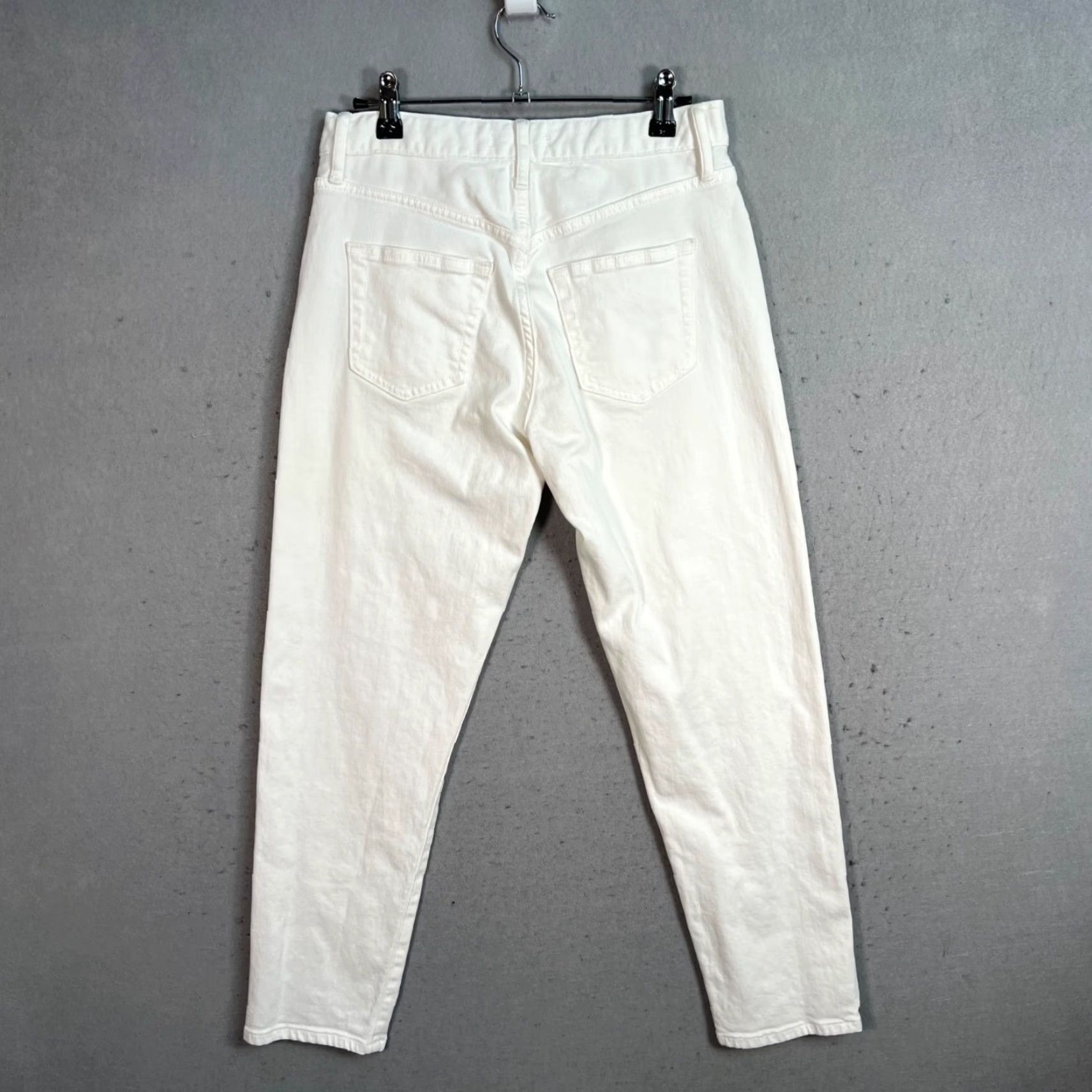 Uniqlo VINTAGE Uniqlo Jeans Women’s White Tapered Leg Slim Straight Size 24 Cotton Blend Denim 26in Inseam 8.5-10.5 Rise Women’s Jeans Size 42" / US 20 - 2 Thumbnail