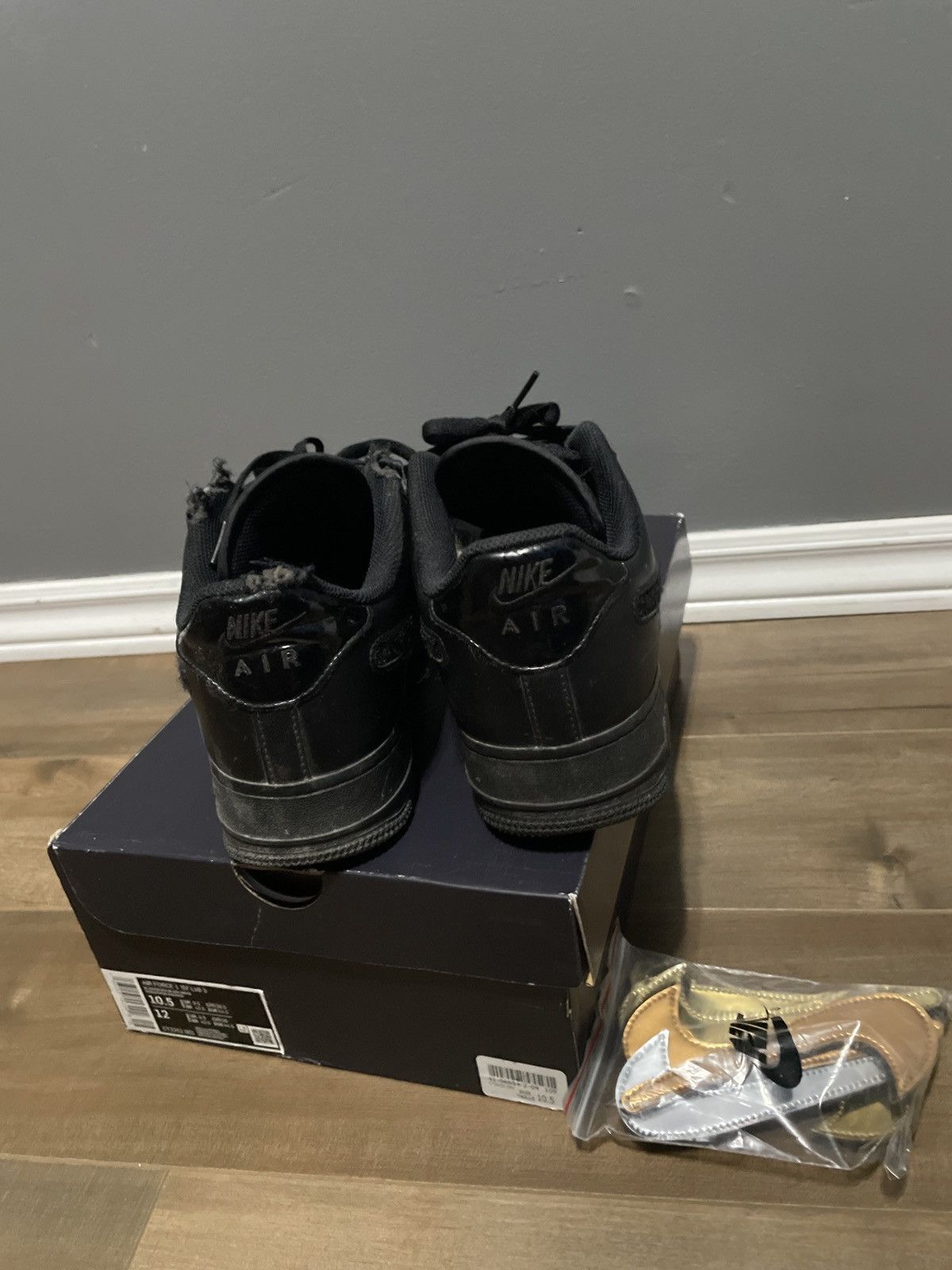 Nike Air Force 1 Velcro Swoosh Size US 10.5 / EU 43-44 - 3 Thumbnail