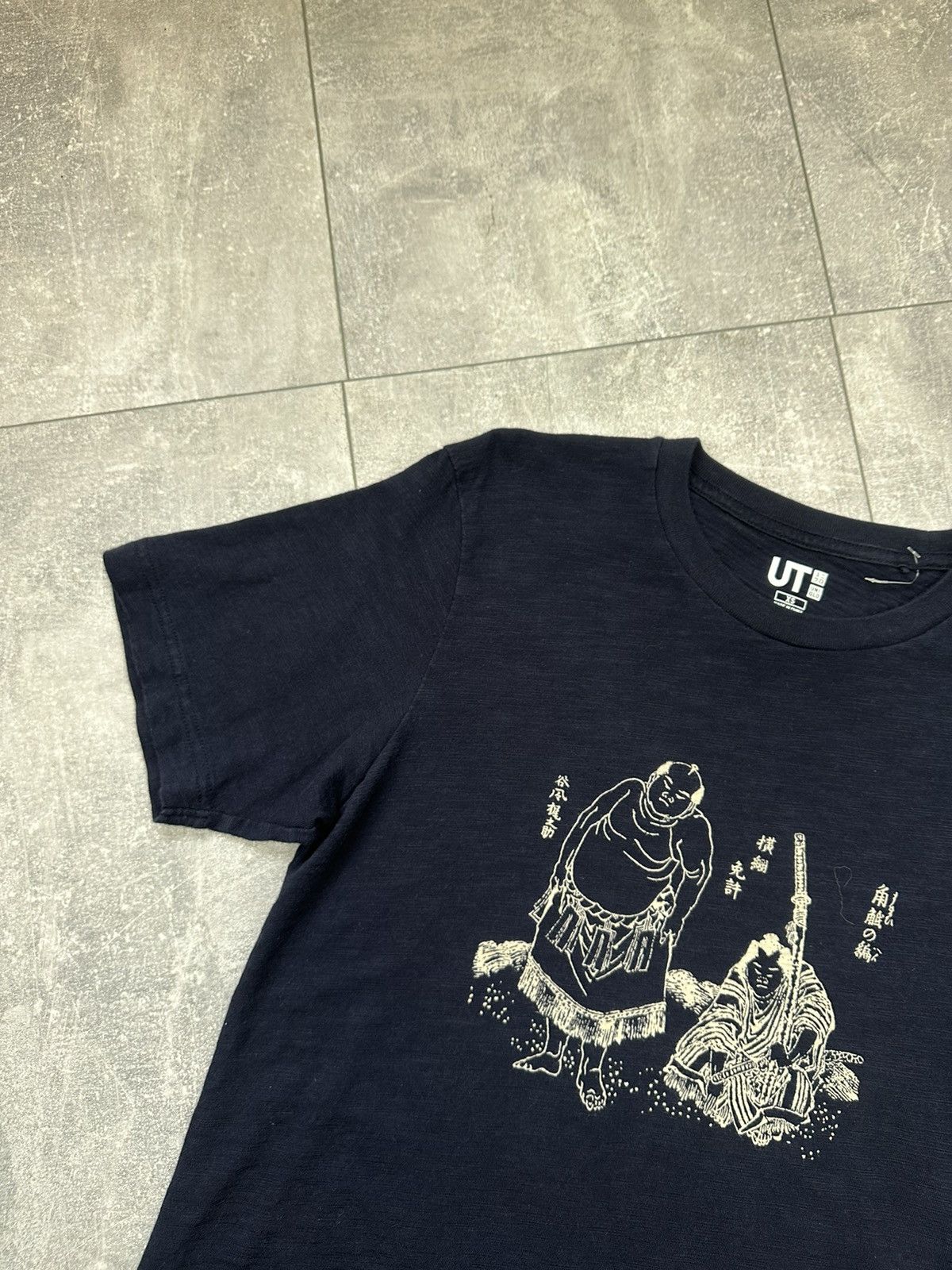 Uniqlo Uniqlo Japanese Tee Sumo Overprint Size US XS / EU 42 / 0 - 6 Thumbnail