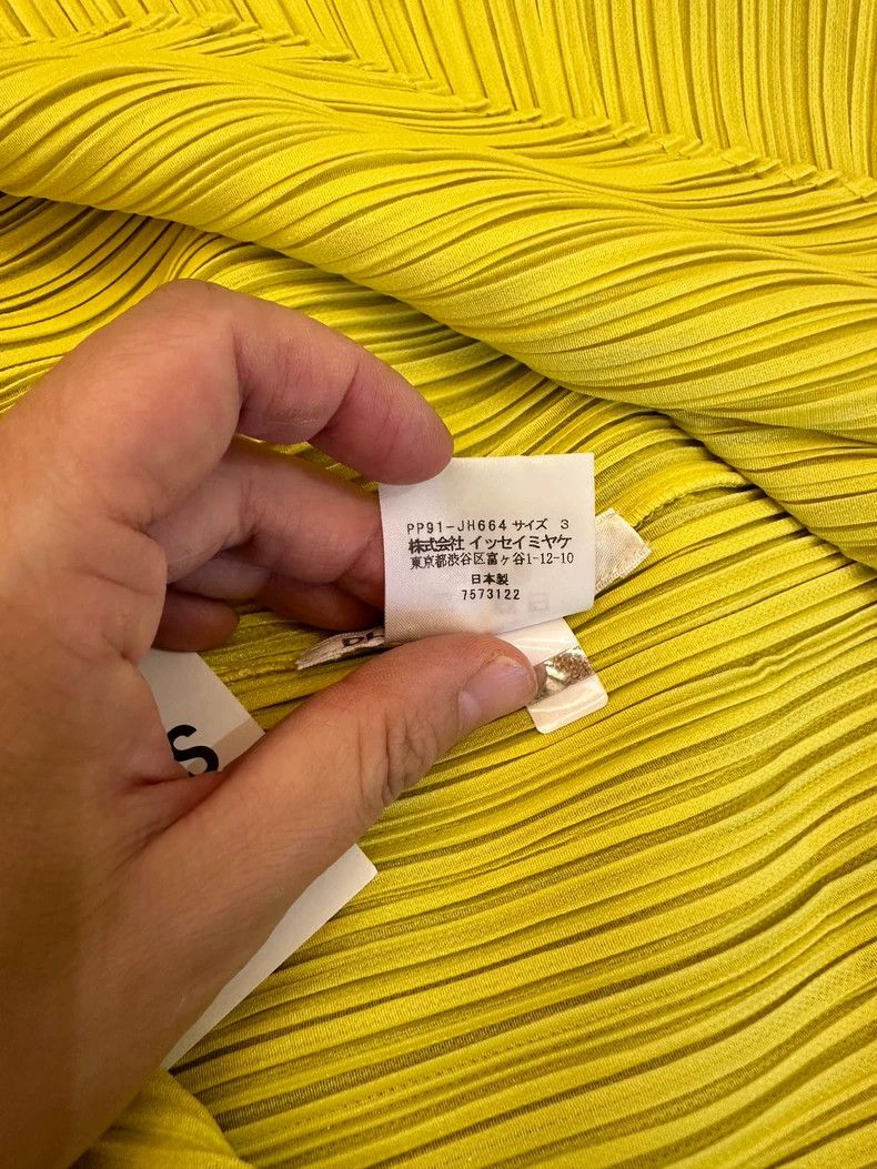 Issey Miyake Issey Miyake size:3 Bright yellow off-the-shoulder dress Size XS / US 0-2 / IT 36-38 - 7 Thumbnail