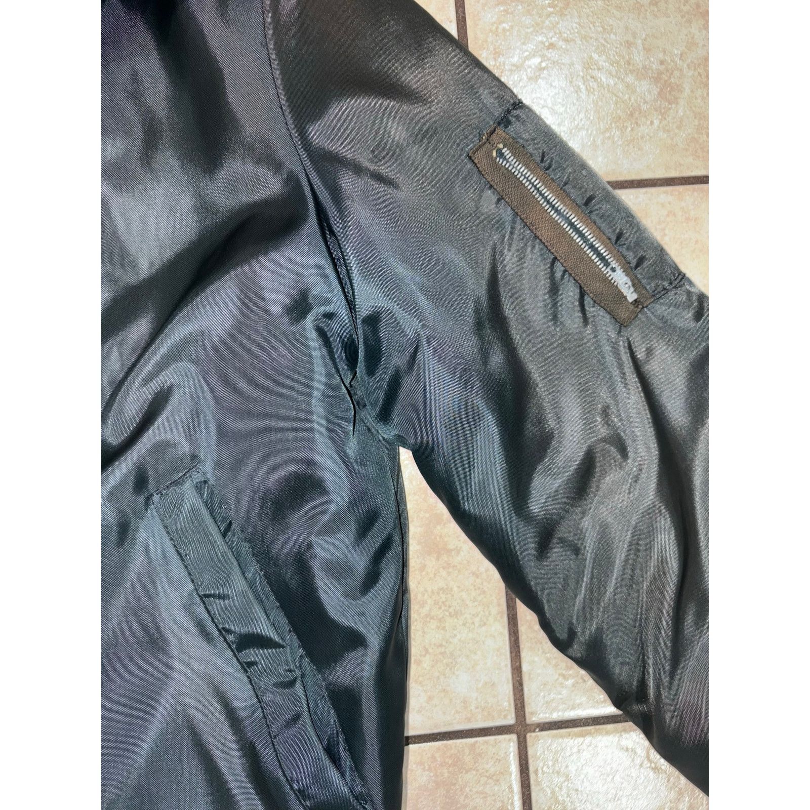 Vintage Vintage flight jacket bomber 100% Nylon navy fur collar Size US M / EU 48-50 / 2 - 5 Thumbnail
