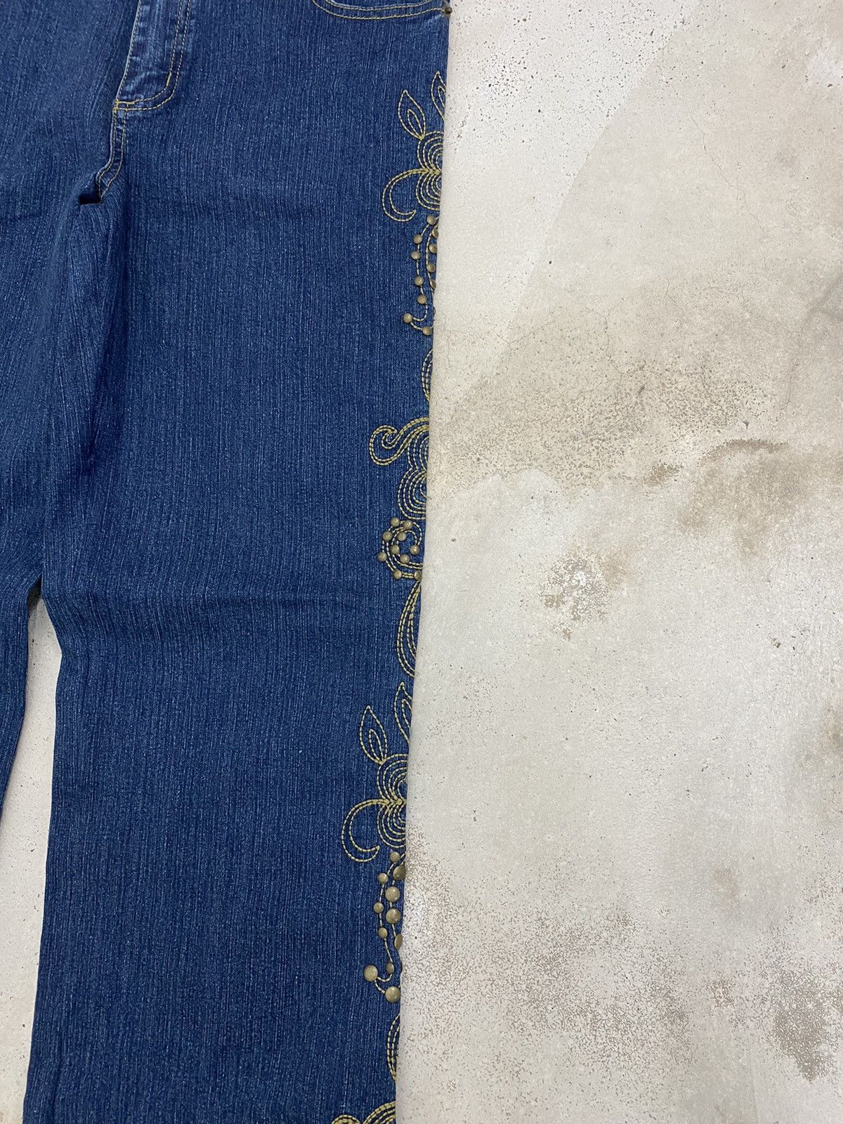 If Six Was Nine × Japanese Brand × Le Grande Bleu (L.G.B.) Flare Andre Denim Floral Embroidery Boho Chic Style Elegant Size US 31 - 7 Thumbnail