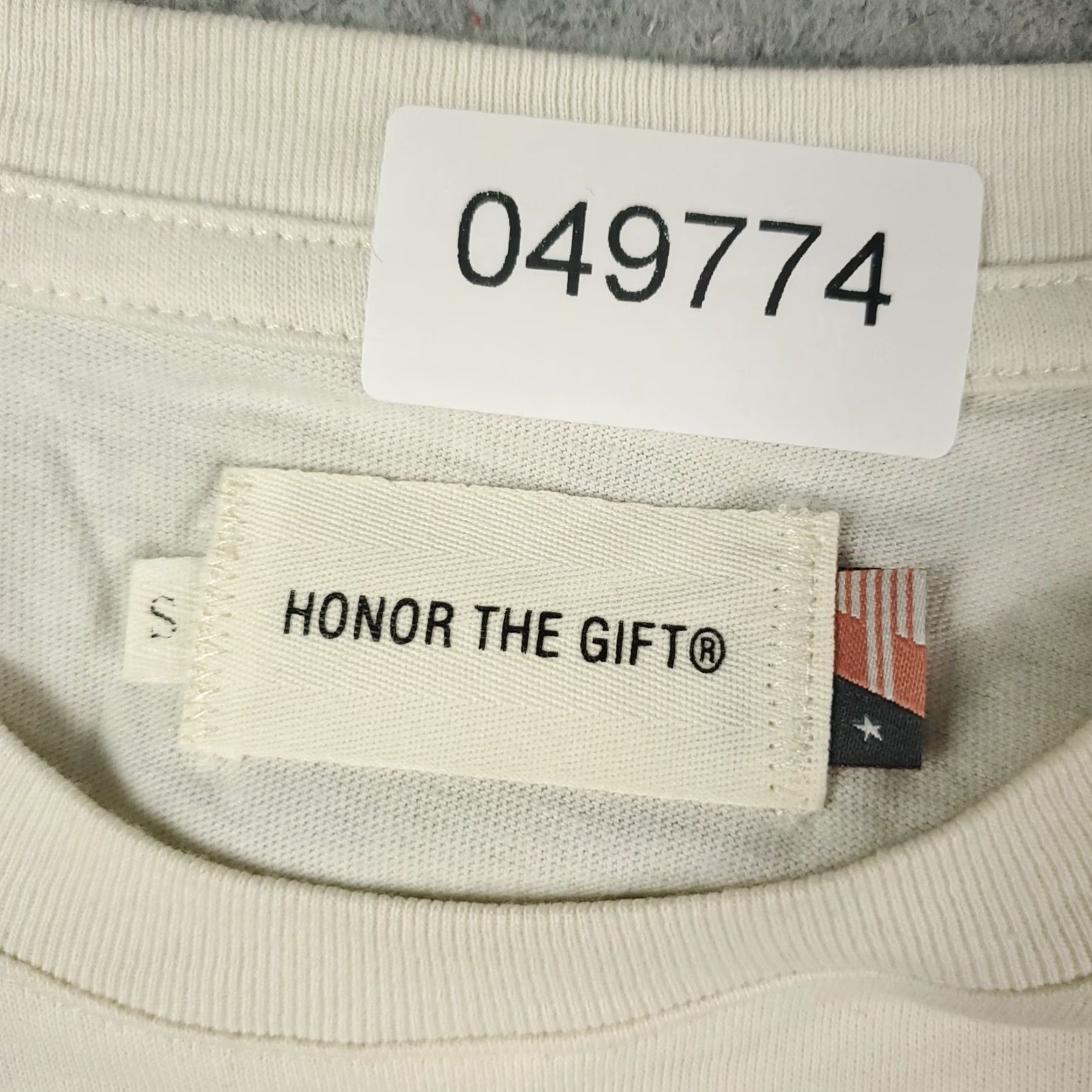 Honor the Gift VINTAGE Honor The Gift Men's T-Shirt Small Short Sleeve Graphic Cotton Beige Classic Modern Summer Size US S / EU 44-46 / 1 - 8 Thumbnail