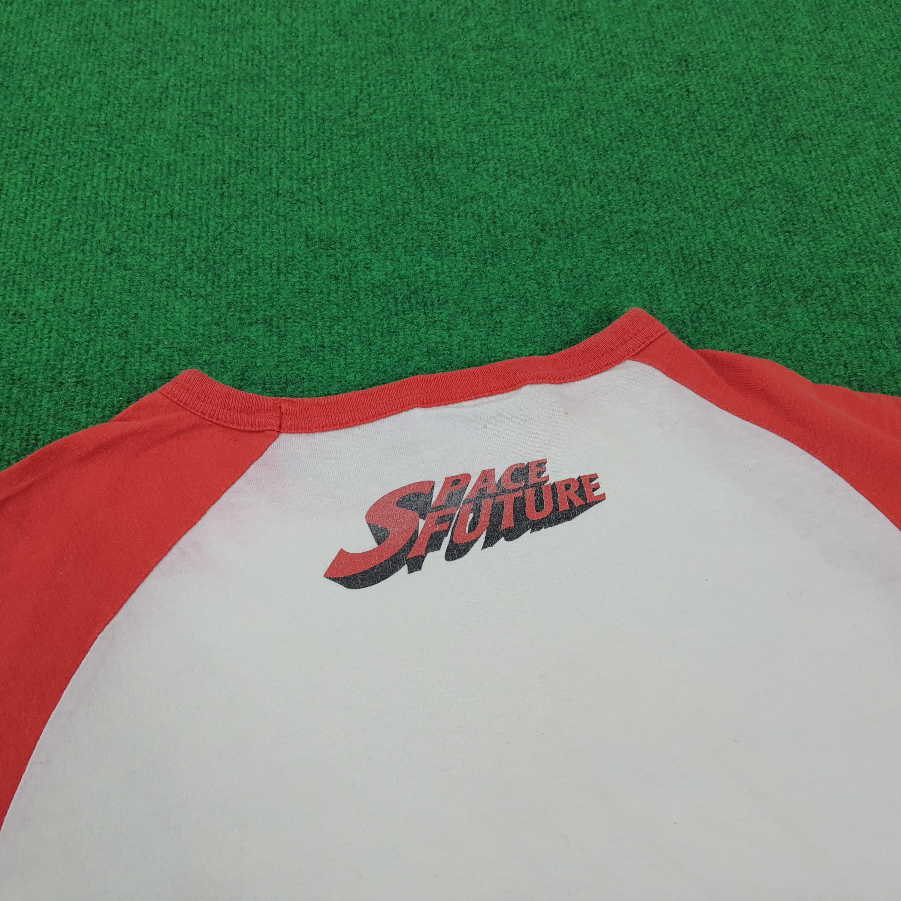 Vintage Vintage Space Future American 90s Superhero Comics Tshirt Size US M / EU 48-50 / 2 - 4 Thumbnail