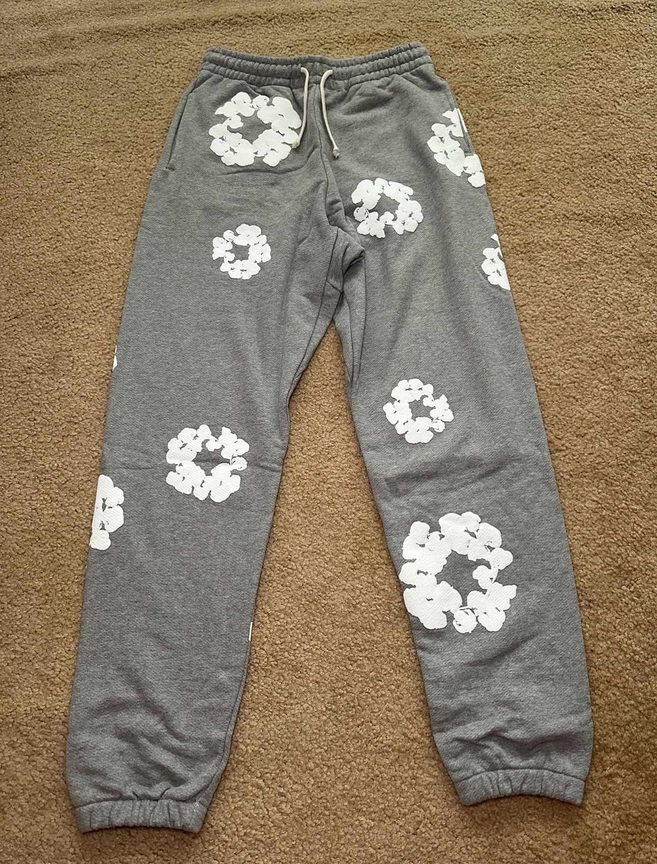 image of Denim Tears All Over Cotton Wreath Grey Sweatpant Size M, Men's