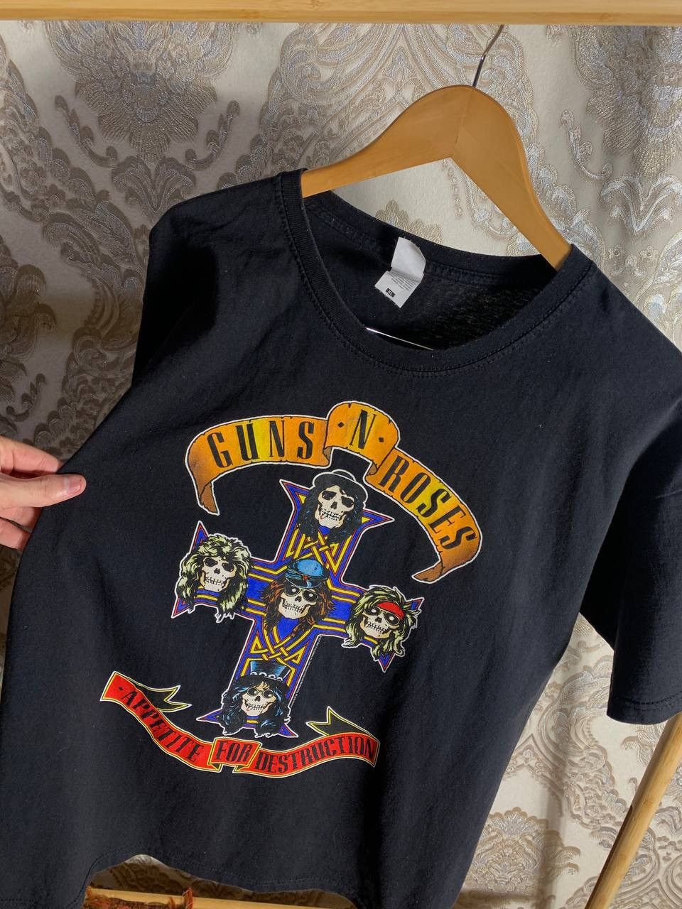 Band Tees VINTAGE GUNS N ROSES ROCK T-SHIRT WORLD TOUR RETRO Y2K 90s Size US XL / EU 56 / 4 - 2 Thumbnail