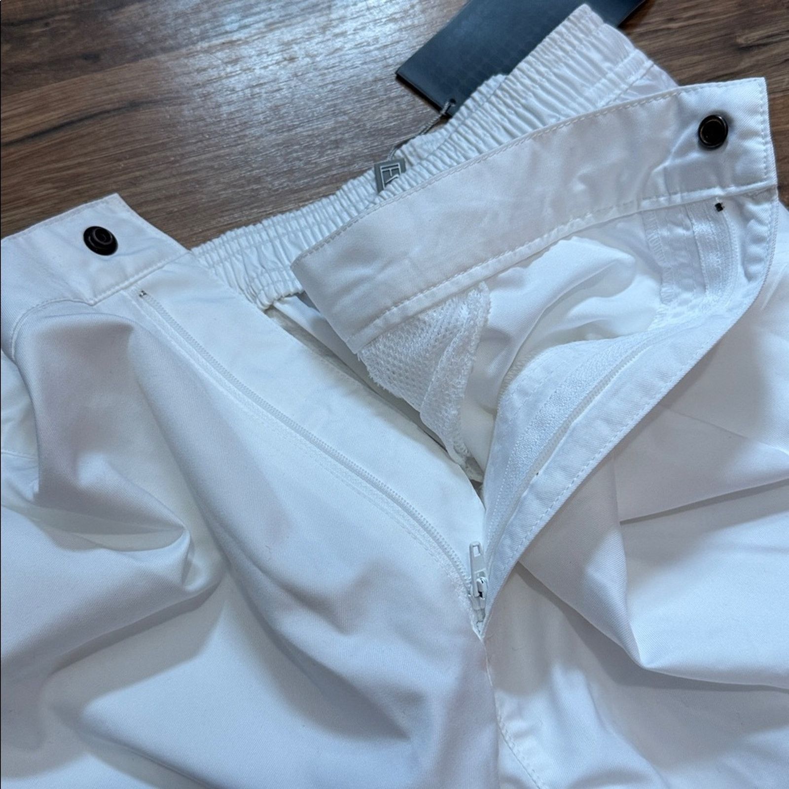 Nike 90s Nike Solo Swoosh Dri-Fit Tennis Shorts Size US 36 / EU 52 - 4 Thumbnail