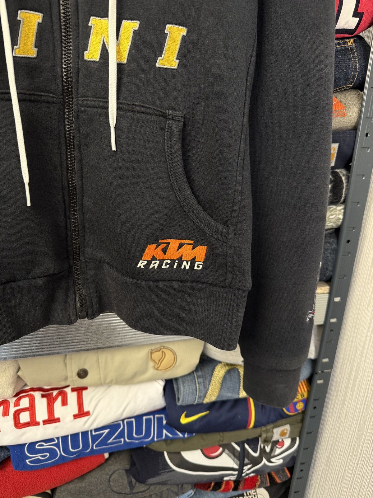 Japanese Brand Red Bull Vintage Zip Hoodie Big Center Logo Y2K Size US S / EU 44-46 / 1 - 4 Thumbnail