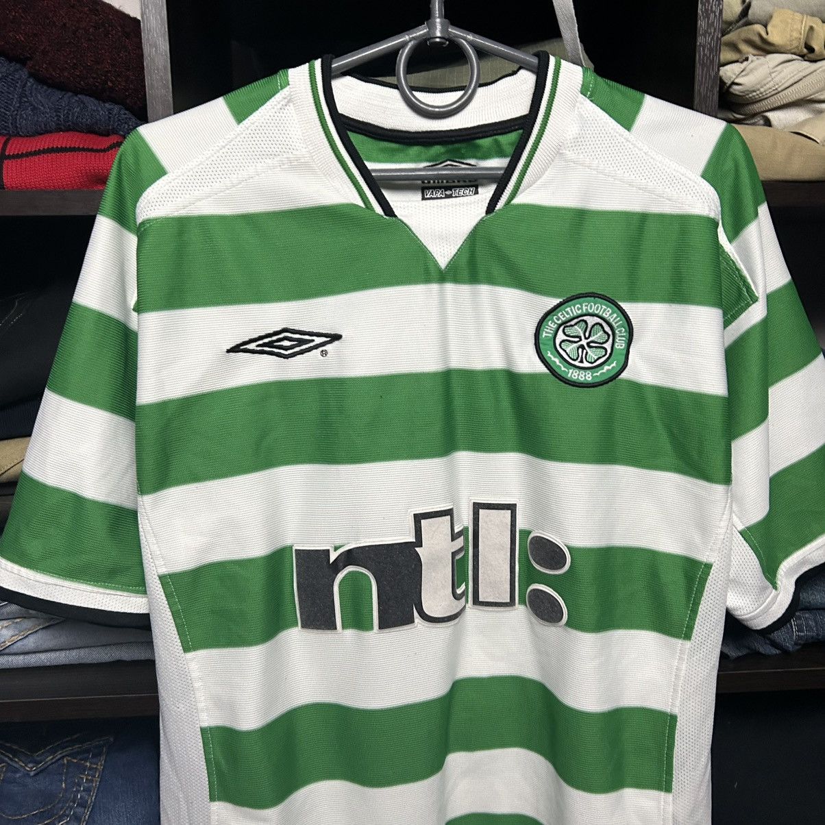 Umbro Vintage Umbro FC Celtic Home 2001 green soccer jersey size M Size US M / EU 48-50 / 2 - 2 Thumbnail