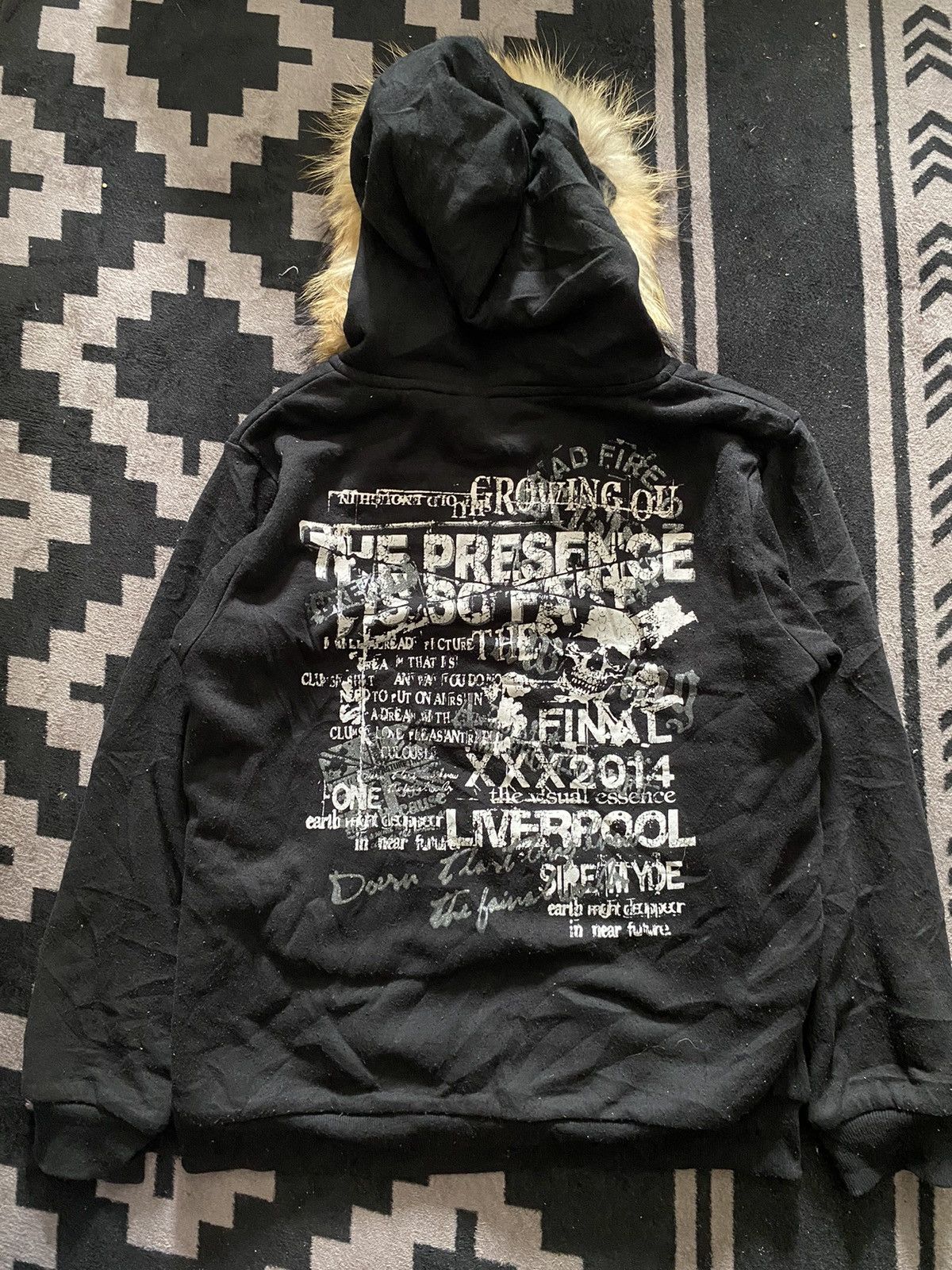 Isamu Katayama Backlash Beaumere gothic poem faux fur hoodie Size US L / EU 52-54 / 3 - 2 Thumbnail