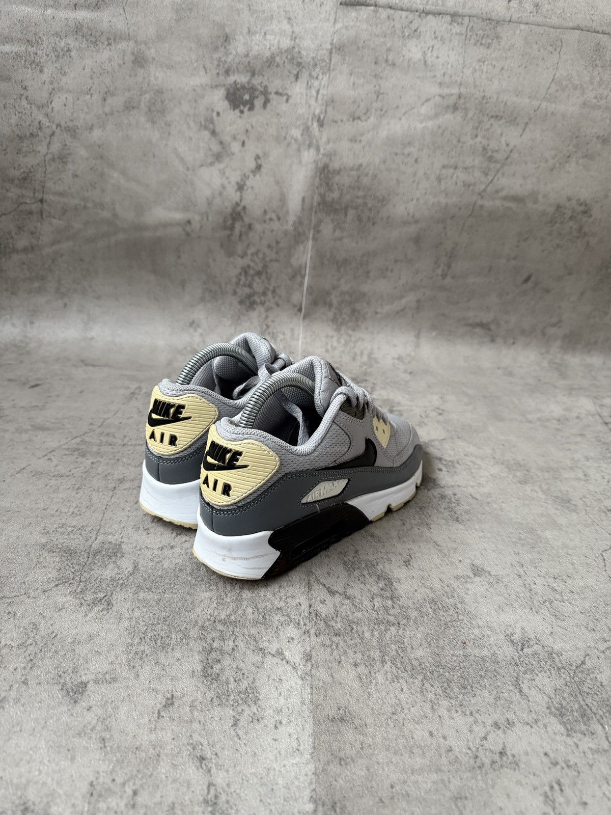 Nike NIKE AIR MAX 90 Size US 5.5 / EU 38 - 4 Thumbnail
