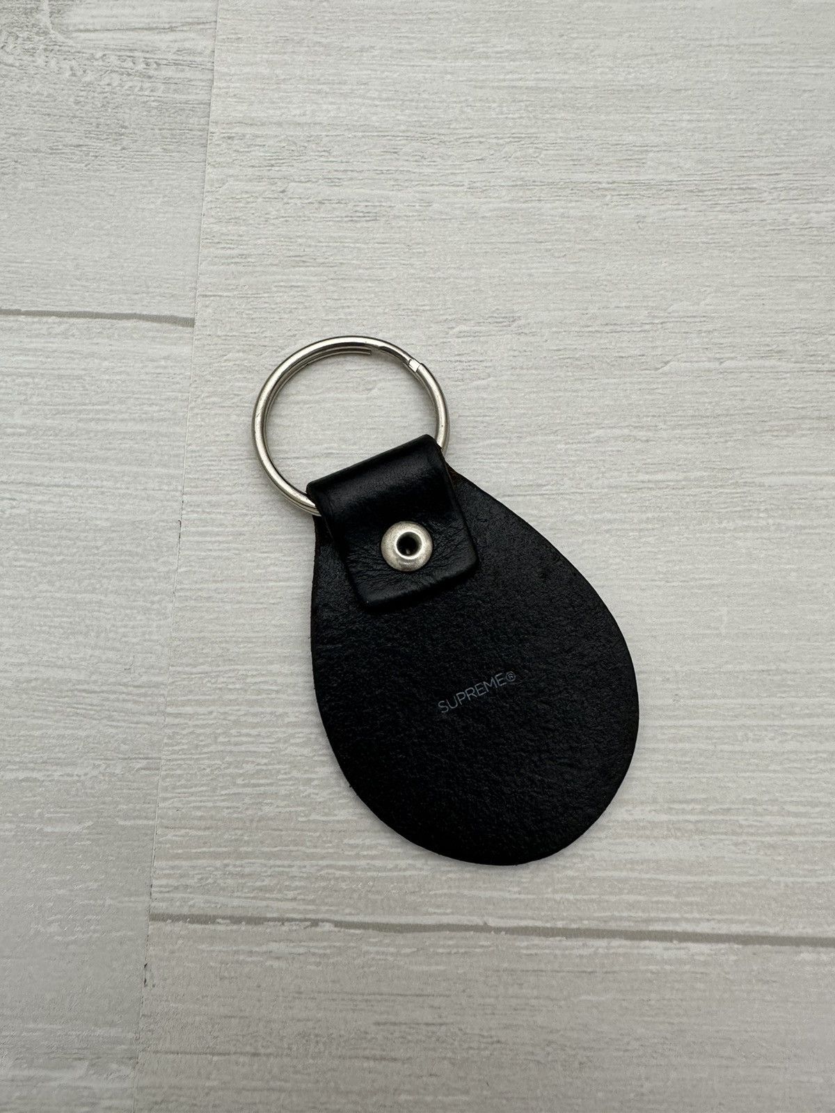 Supreme Supreme " Child of Hell " Black Logo Leather Keychain FW15 Size ONE SIZE - 2 Thumbnail