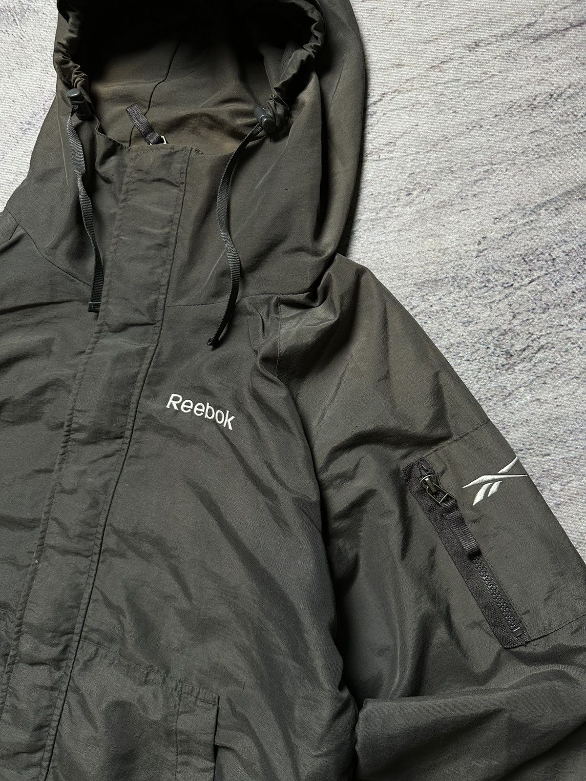 Reebok × Vintage Distressed Reebok Bombers hoodie Jacket Size US L / EU 52-54 / 3 - 3 Thumbnail
