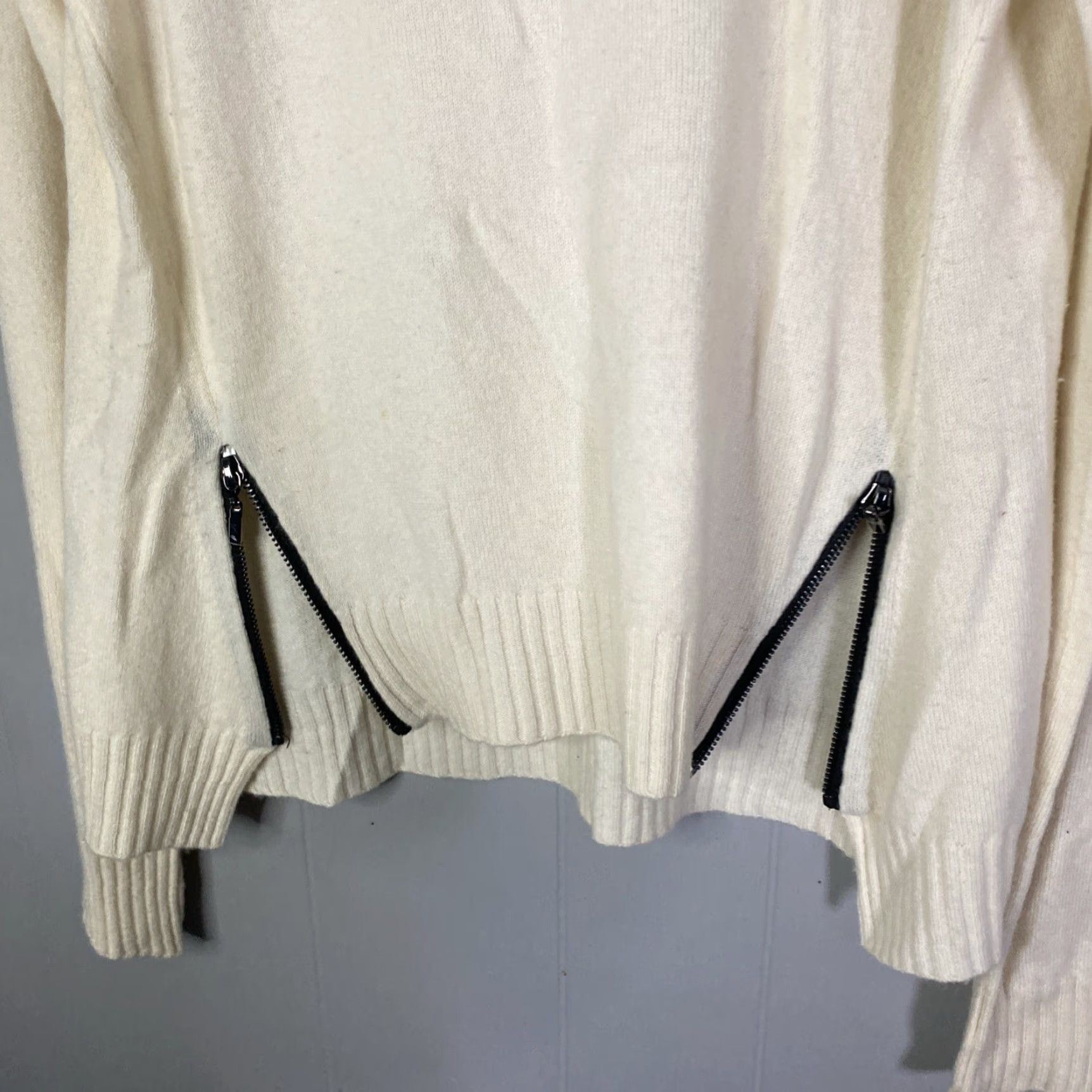 Vintage Womens 100% Cashmere Sweater Front Zip ‘Feel The Piece’ Terre Jacobs M/L Beige Pullover Long Sleeve Winter 20X25 Womens Size M / US 6-8 / IT 42-44 - 6 Thumbnail