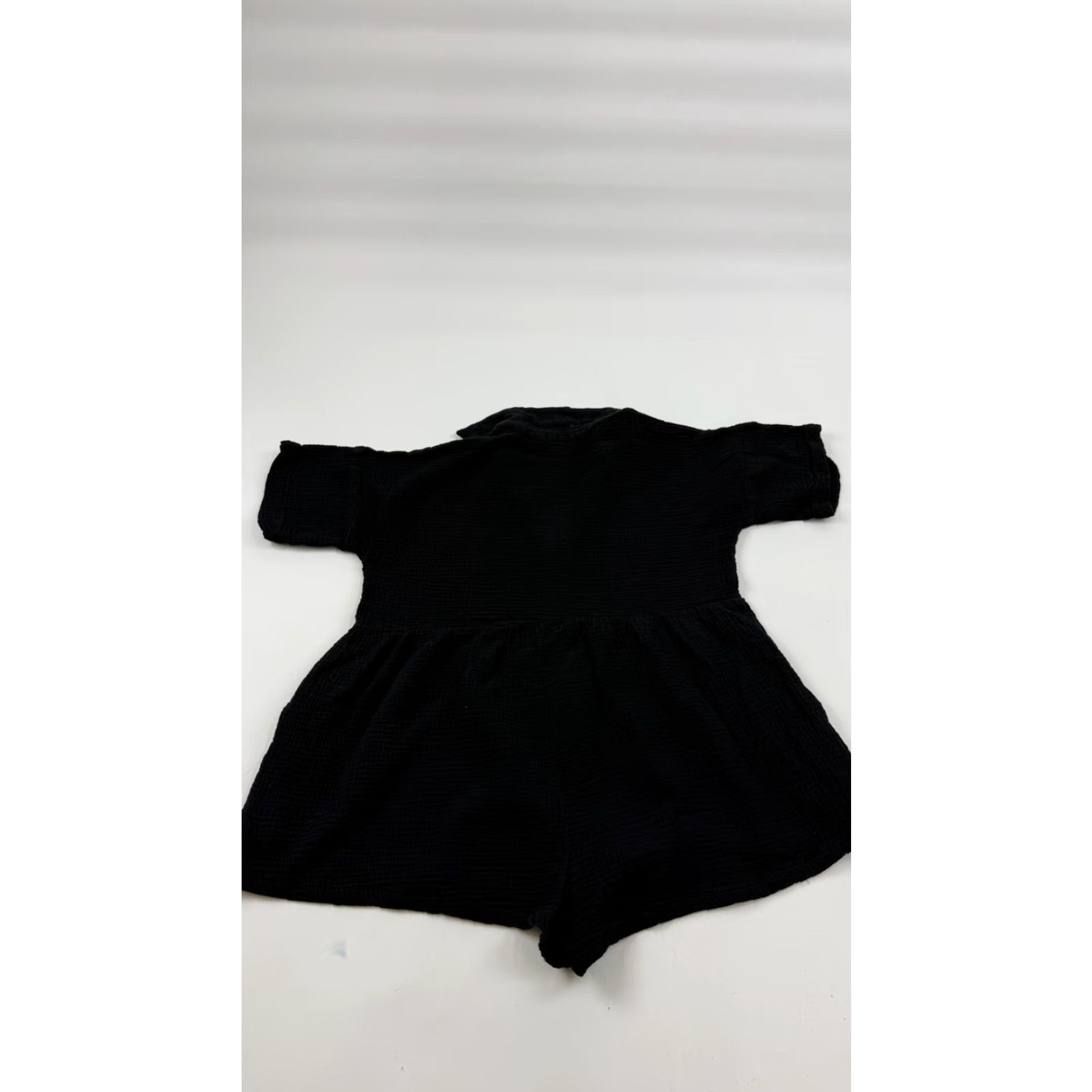 Vintage VINTAGE? Wait: Not vintage. Petal & Pup Romper Women 4 Black Gauze Button Front V-Neck Short Sleeve One-Piece 100% Cotton Women Size 27" / US 4 / IT 40 - 7 Thumbnail