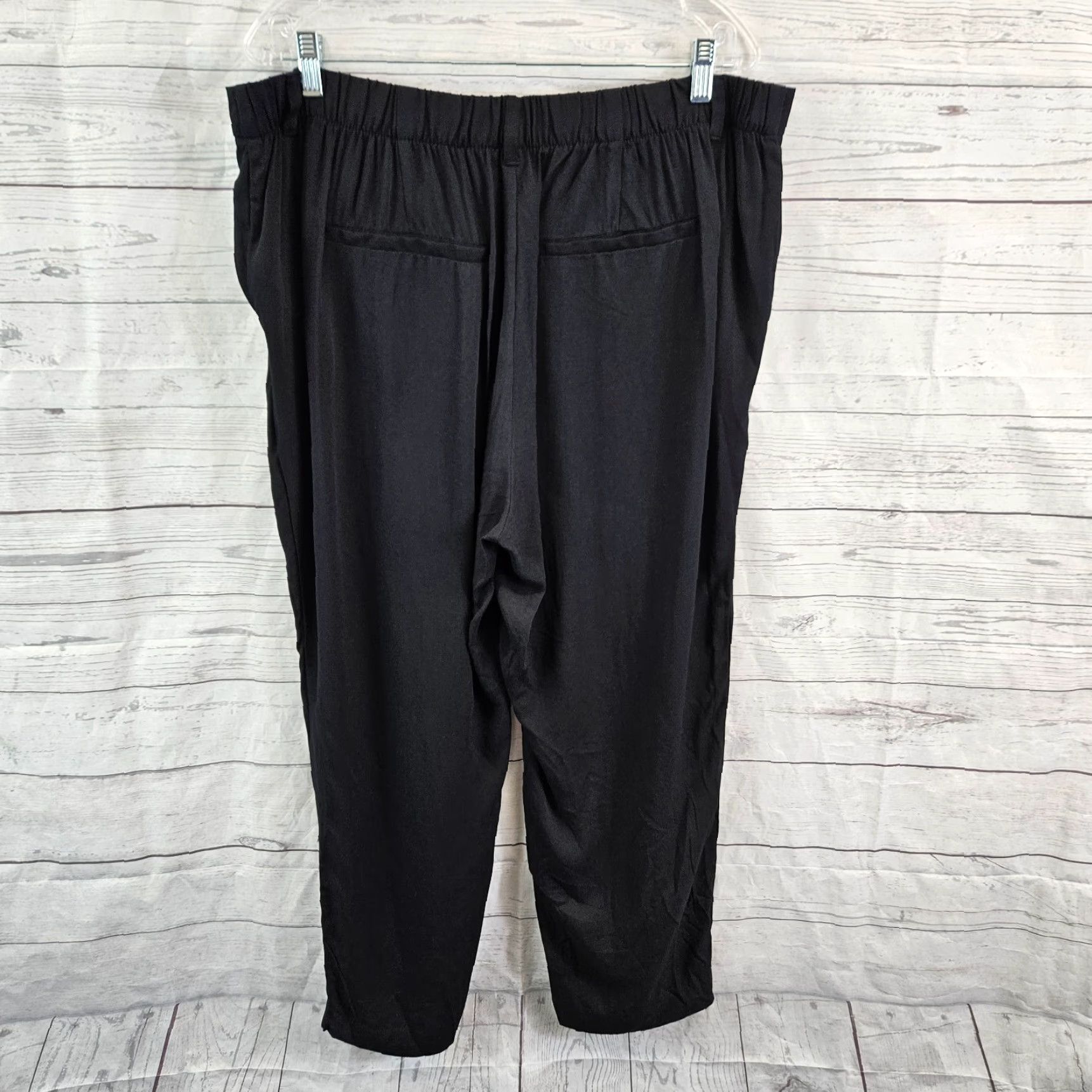Old Navy Old Navy Womens Cropped Pants Sz 16 Black Pull On High Rise Rayon Pants Womens 16 Black Cropped Pull On Rayon Size 38" / US 16 / IT 52 - 3 Thumbnail