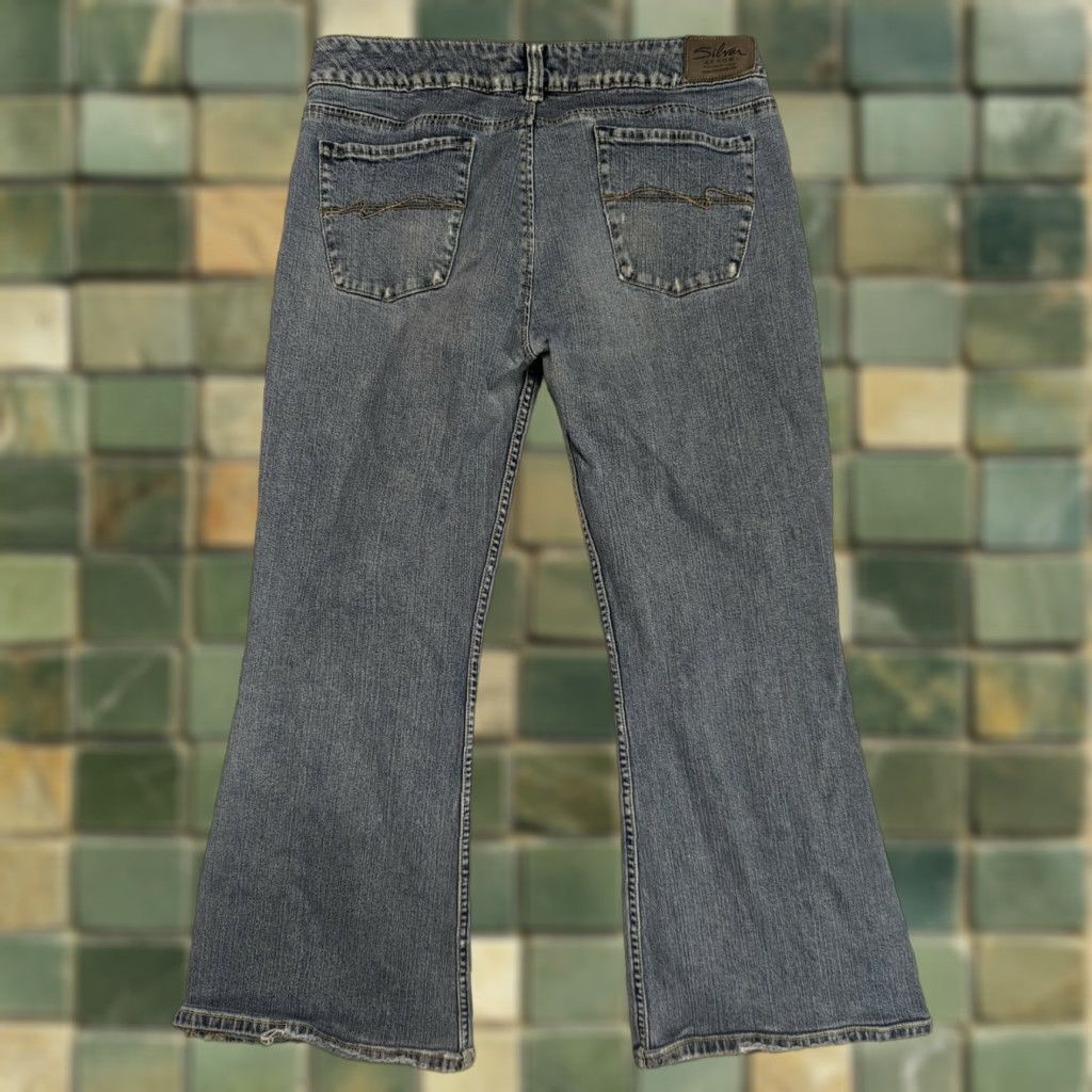 Silver Jeans Co. VINTAGE Silver Jeans Matrix Flare Jeans Women 33x31 33x26 Dark Denim Blue 00s M5J Womens Jeans Size 24" / US 00 / IT 34 - 1 Thumbnail