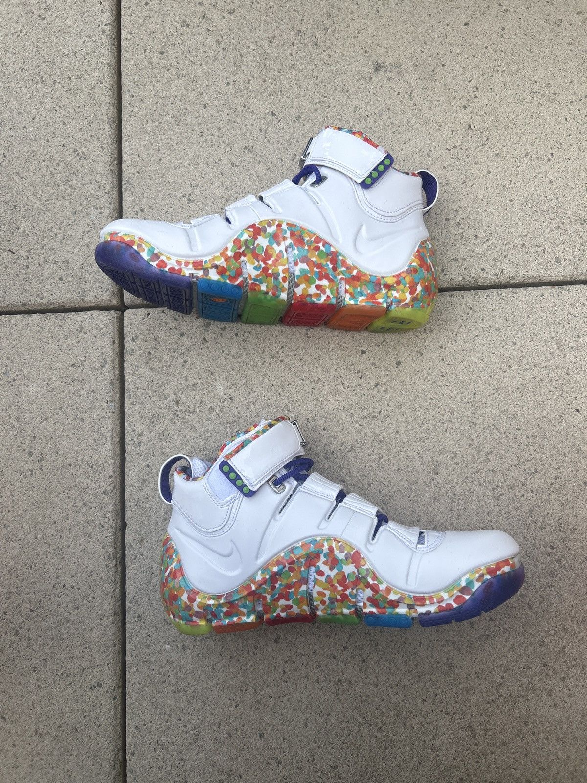Nike Zoom Lebron IV Size US 7.5 / EU 40-41 - 3 Thumbnail