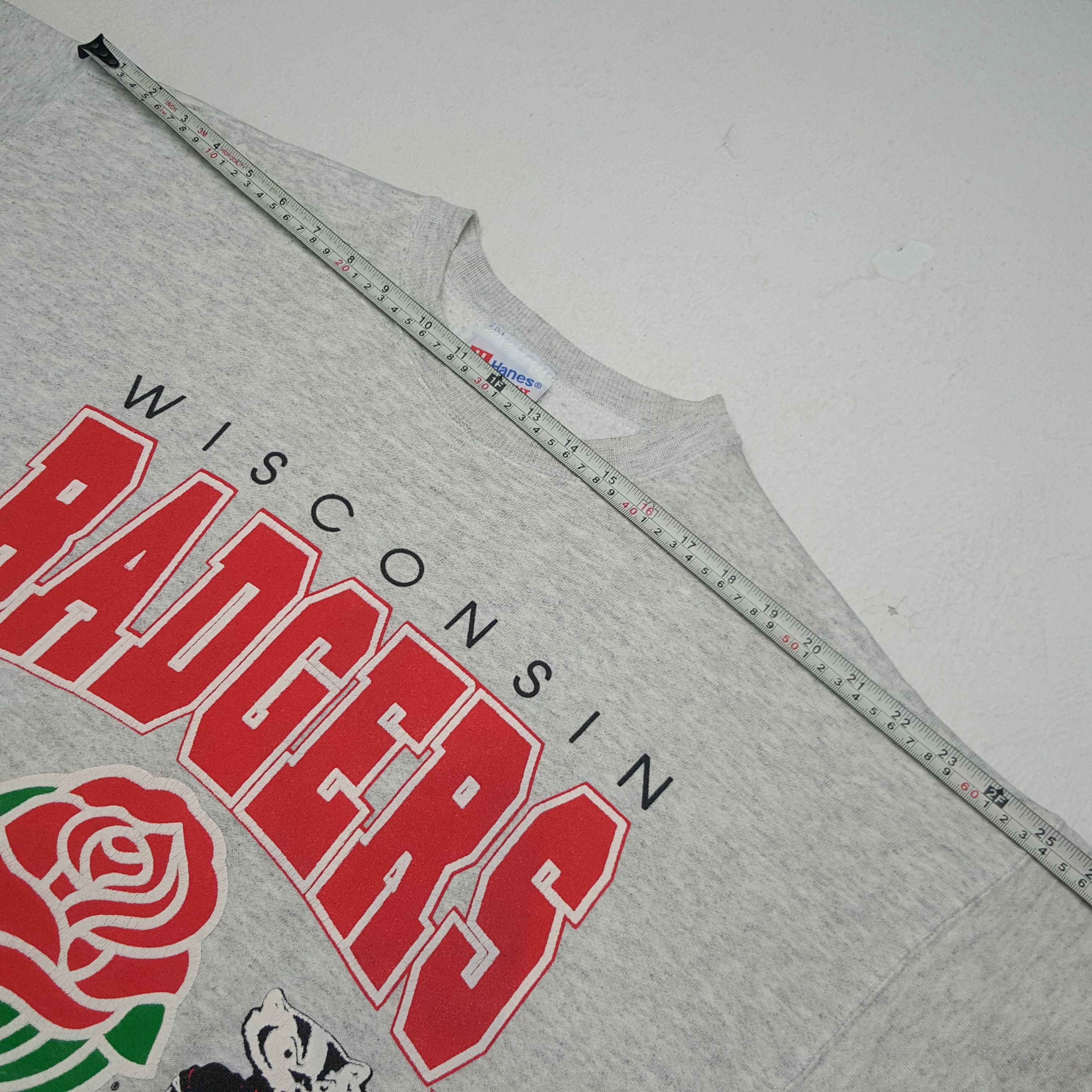 Vintage Vintage Wisconsin Badgers Sweatshirt Size US XL / EU 56 / 4 - 6 Thumbnail