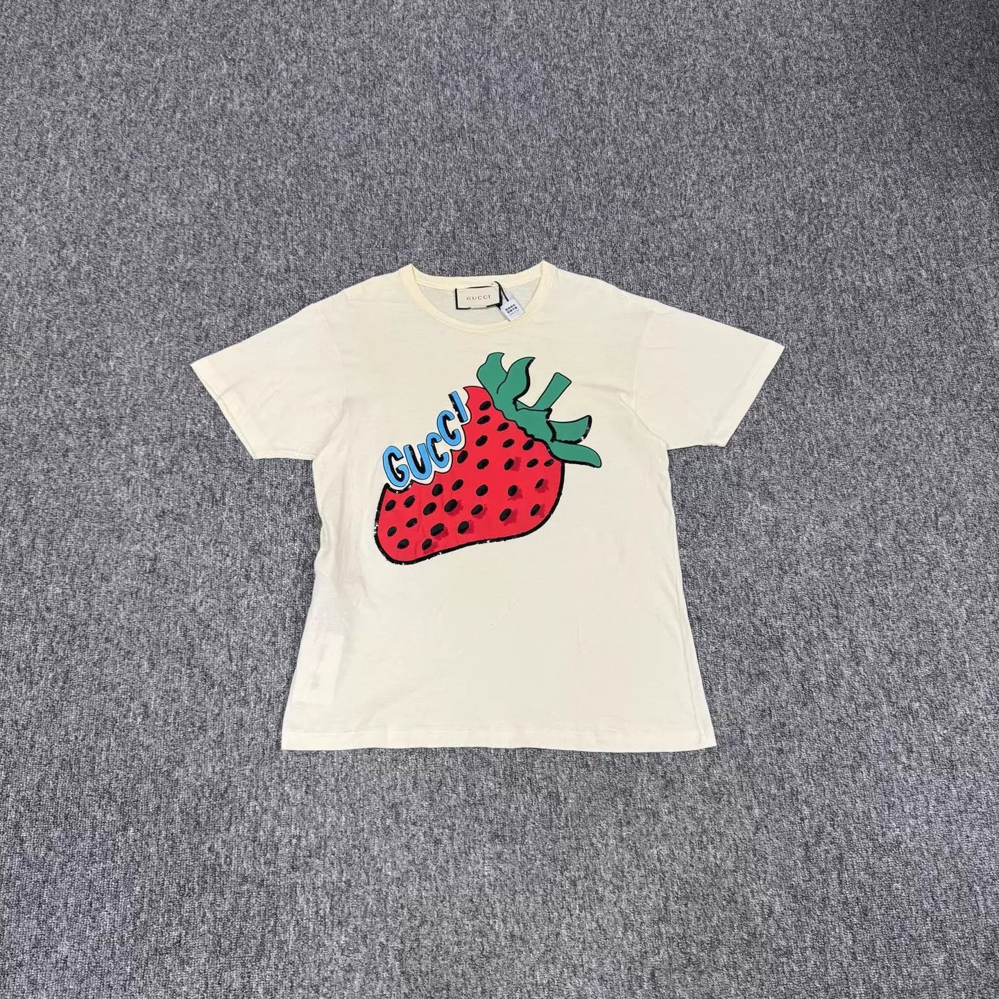 Gucci Gucci Strawberry Sequin Trim SS T-shirt XXS Size US XXS / EU 40 - 1 Thumbnail