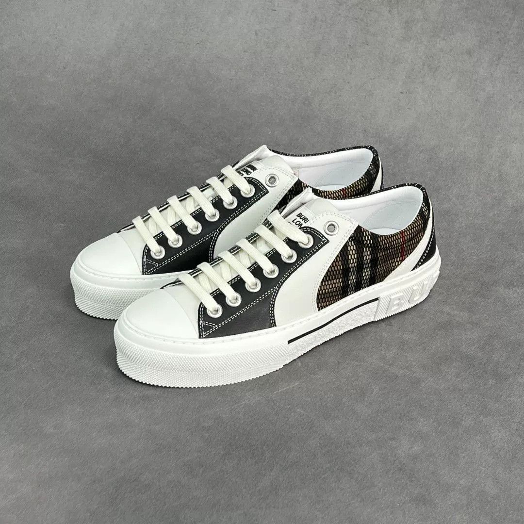 Burberry Burberry Casual Lowtop Sneakers 10 Men Size US 10 / EU 43 - 1 Thumbnail