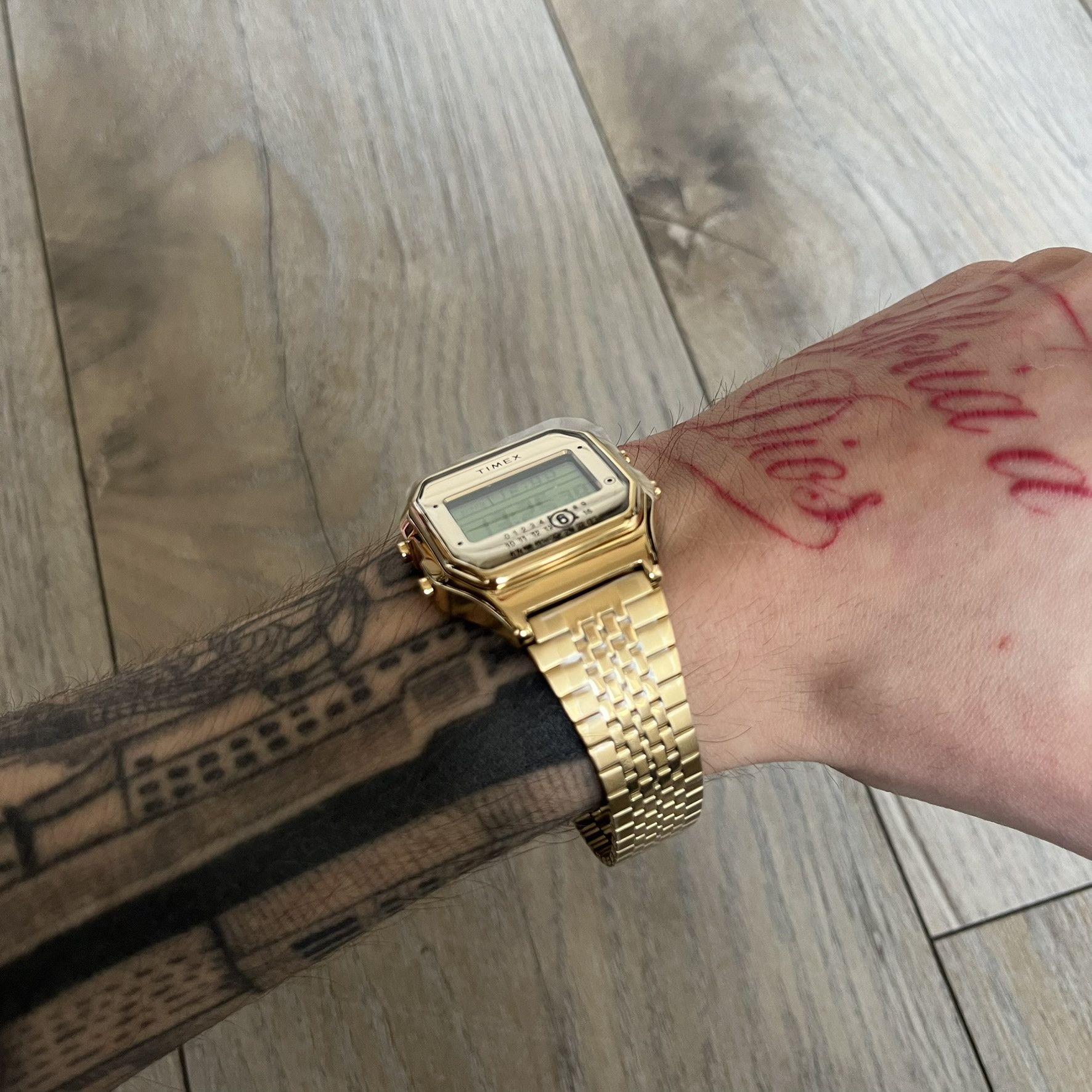 Maison Margiela × Timex Timex x Maison Margiela MM6 Gold Watch + Bracelet Gift Set Size ONE SIZE - 5 Thumbnail