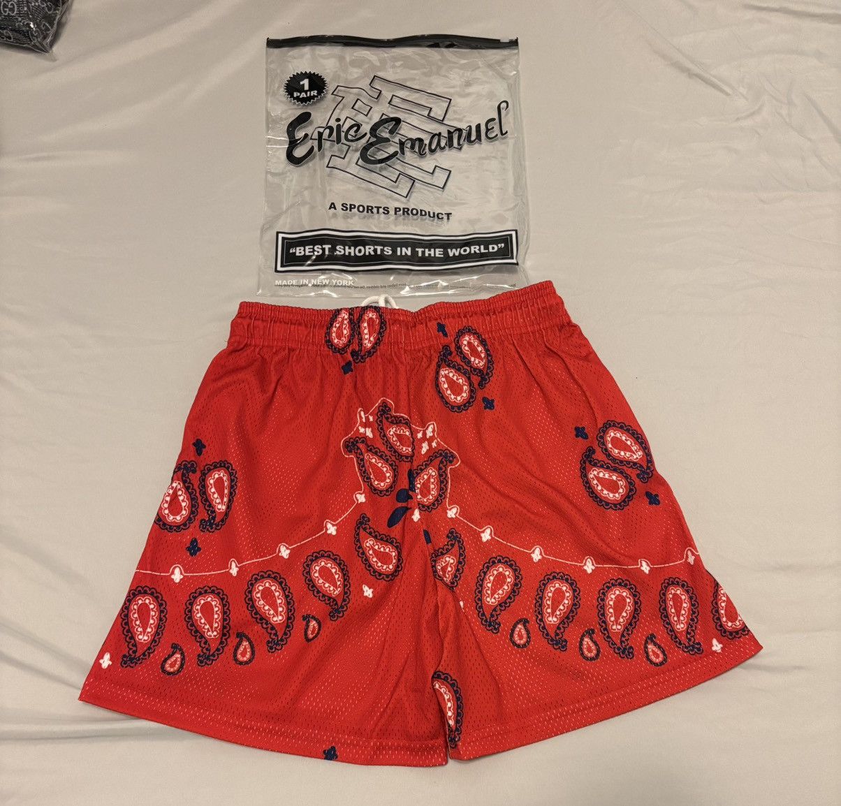 Eric Emanuel EE Red Paisley/Blue Basic Shorts Size US 32 / EU 48 - 2 Thumbnail