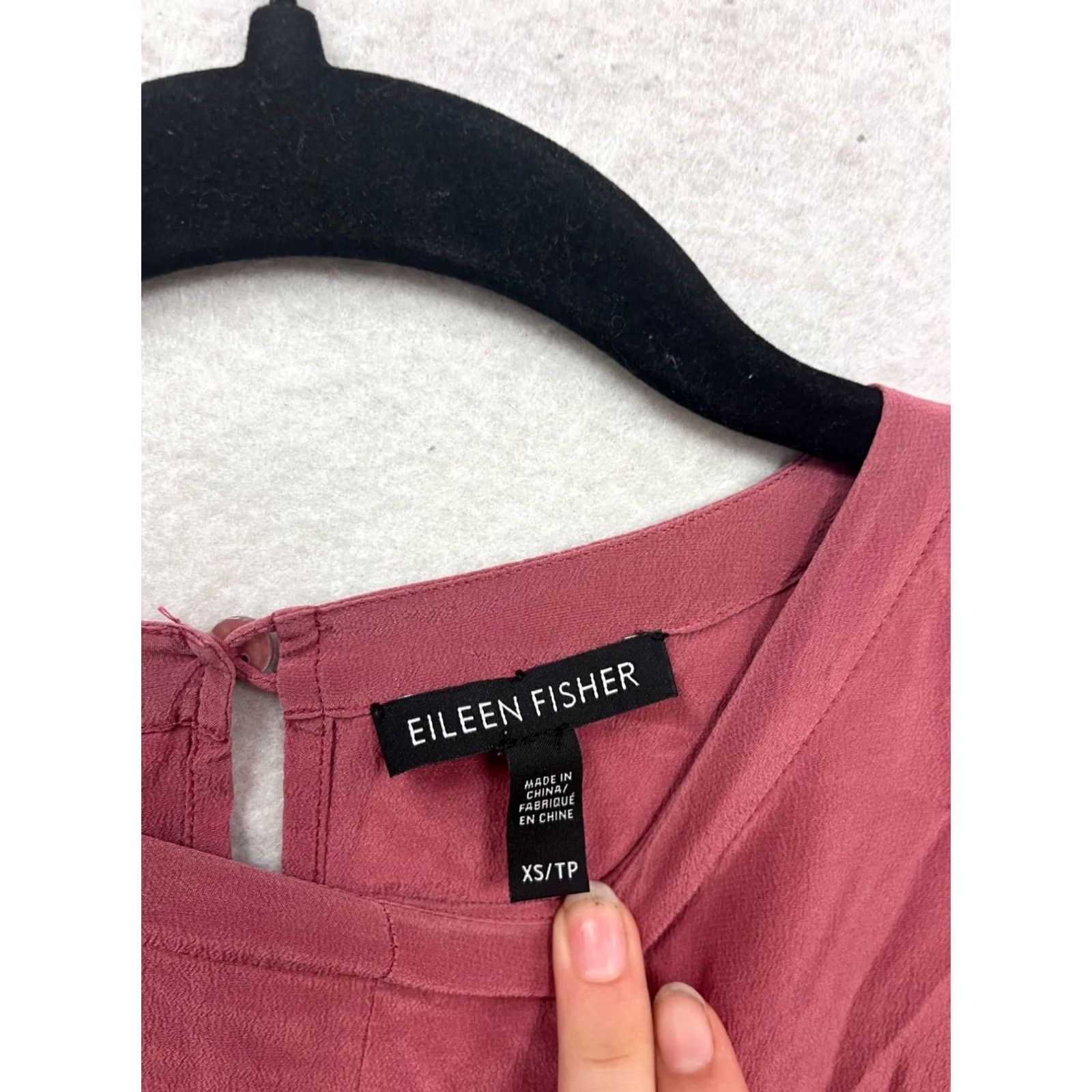 Eileen Fisher VINTAGE Eileen Fisher Silk Blouse Sleeveless XS Pink Womens Top 100% Silk Sleeveless XS Pink Silk Blouse Womens Shirt Size XS / US 0-2 / IT 36-38 - 3 Thumbnail