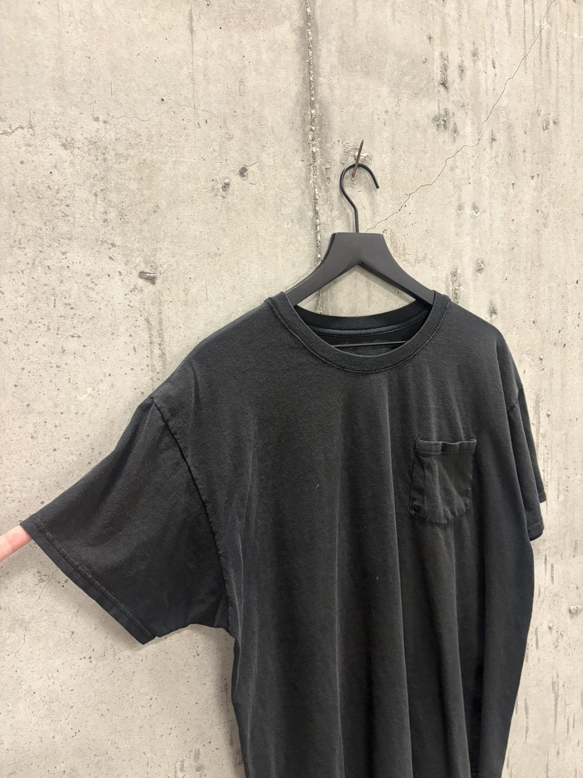 Vintage Vintage Blank Shirt Thrashed Faded Distressed Grunge Band Size US XL / EU 56 / 4 - 4 Thumbnail
