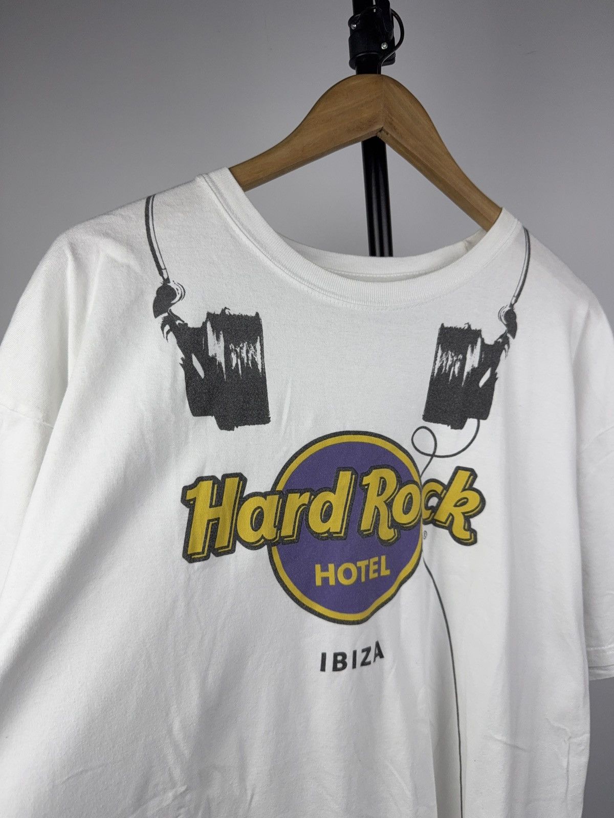 Hard Rock Cafe Hard Rock Hotel Ibiza Graphic Headphones T-Shirt White XXL Size US XL / EU 56 / 4 - 3 Thumbnail