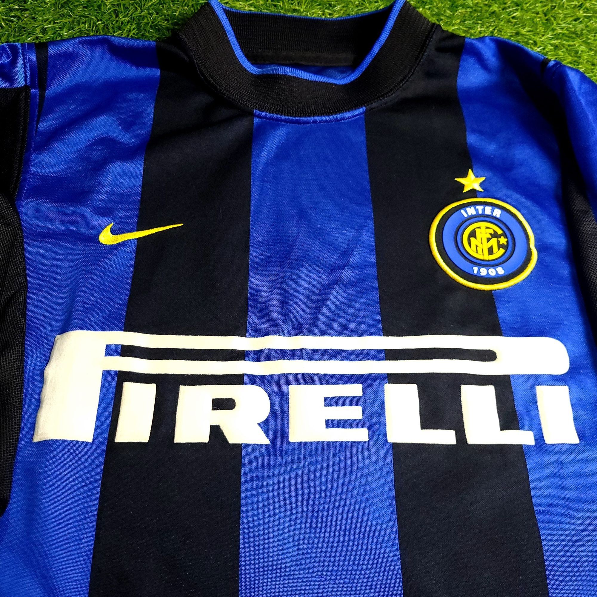 Nike Ronaldo Inter Milan 2000 2001 Home Soccer Jersey M Size US M / EU 48-50 / 2 - 3 Thumbnail